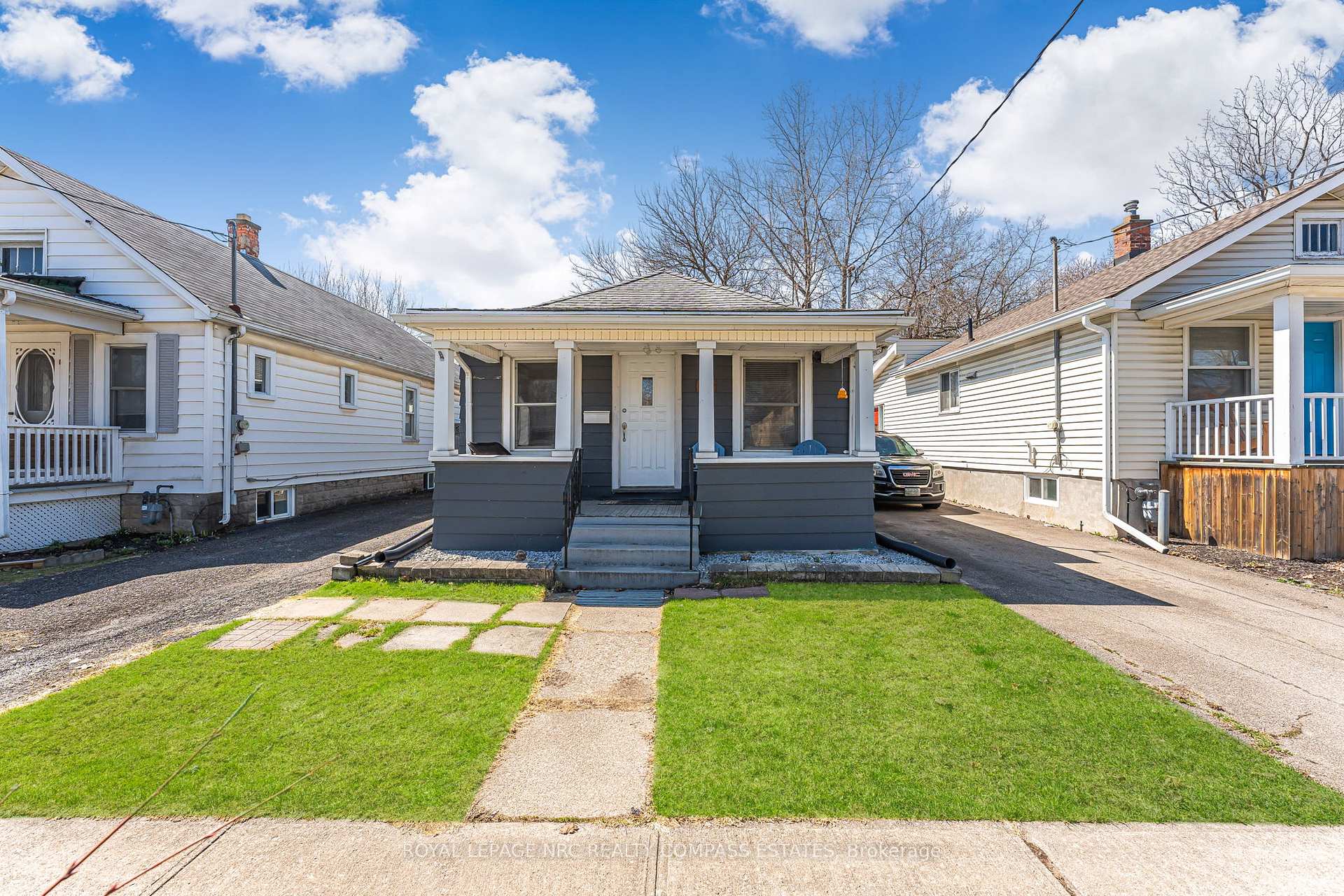 Photo 2 of 22 Trapnell Street, St. Catharines, E. Chester — HOMEH