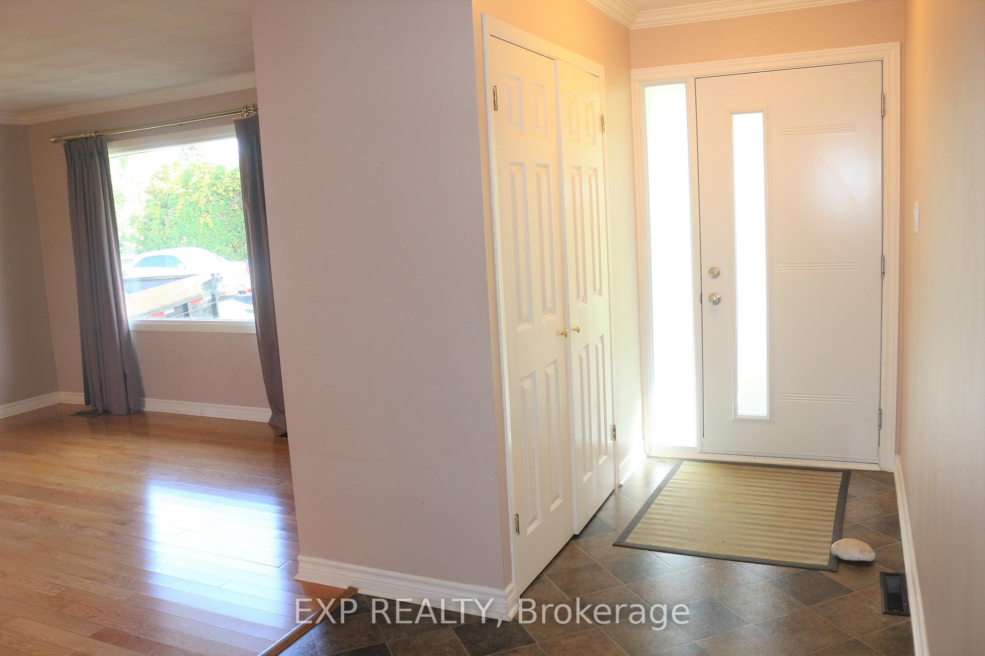 Photo 9 of 11 Hillview Road, Ottawa, Lakeview Park — HOMEH