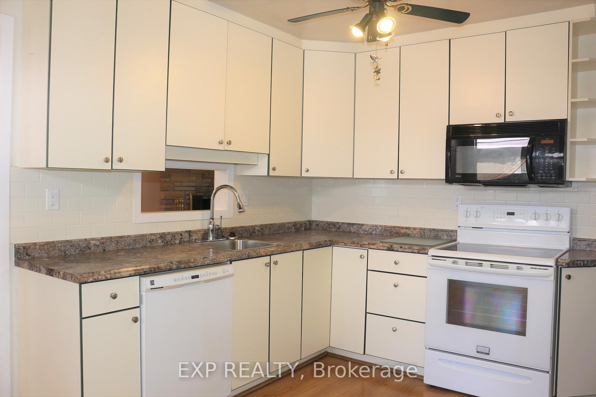 Photo 10 of 11 Hillview Road, Ottawa, Lakeview Park — HOMEH