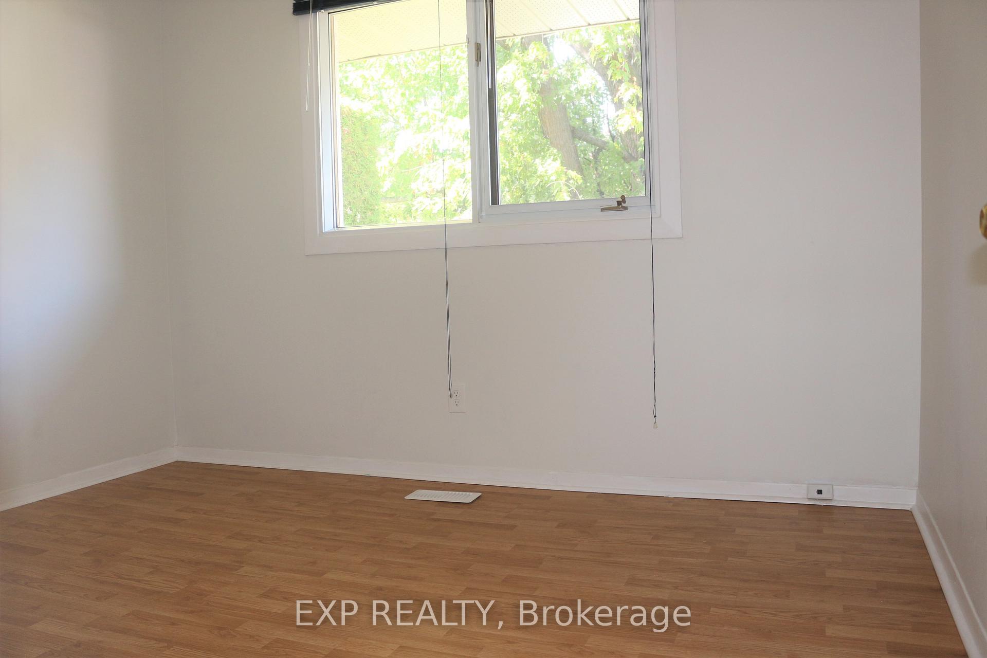 Photo 14 of 11 Hillview Road, Ottawa, Lakeview Park — HOMEH