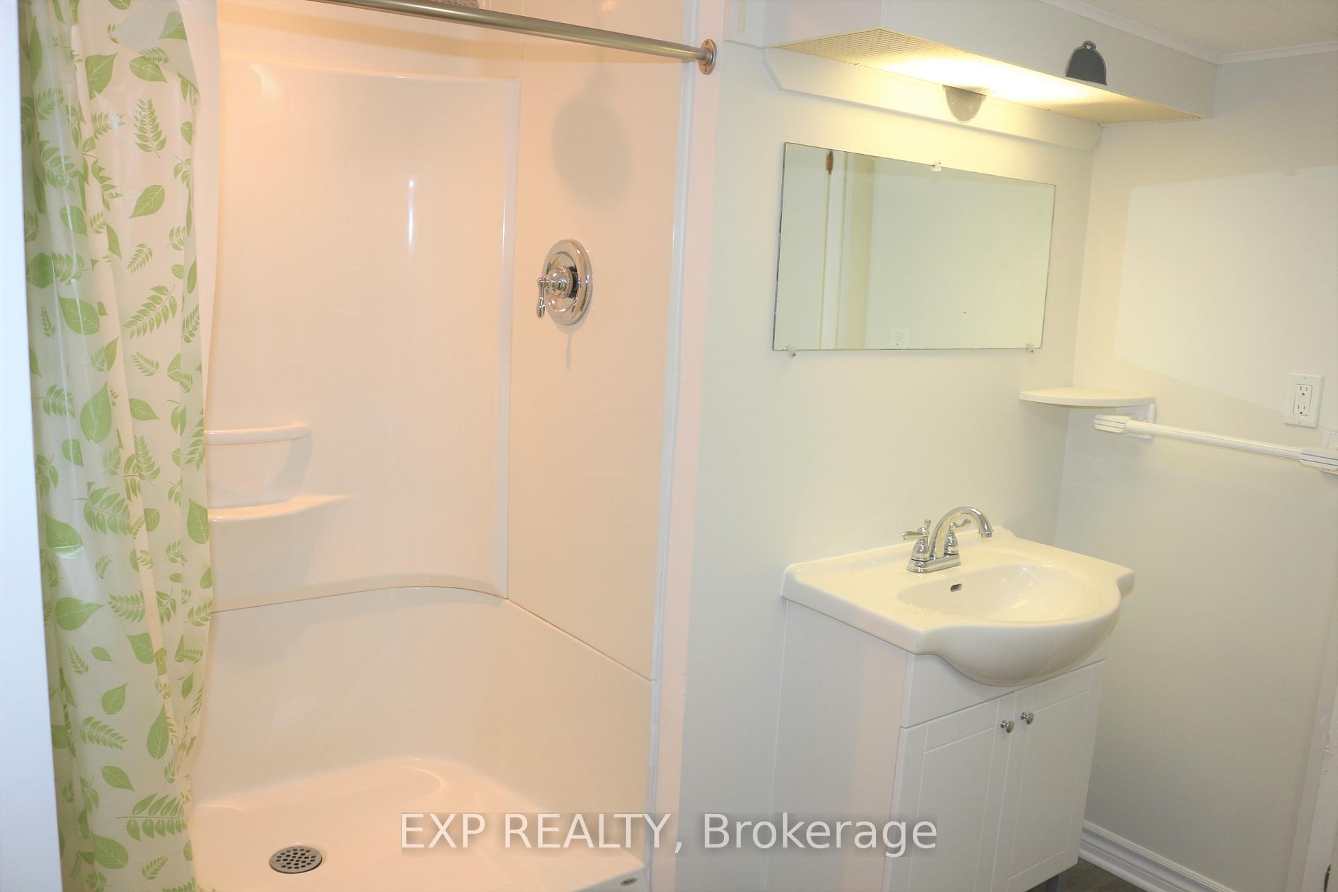 Photo 19 of 11 Hillview Road, Ottawa, Lakeview Park — HOMEH