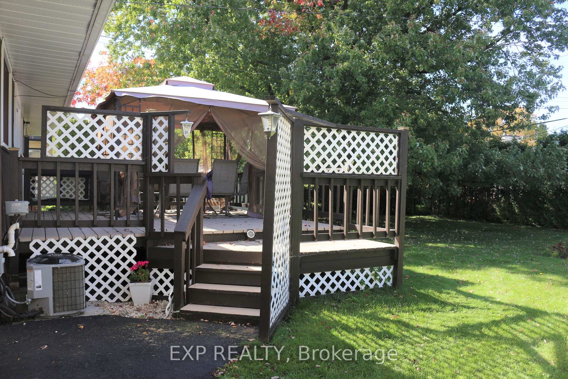 Photo 22 of 11 Hillview Road, Ottawa, Lakeview Park — HOMEH