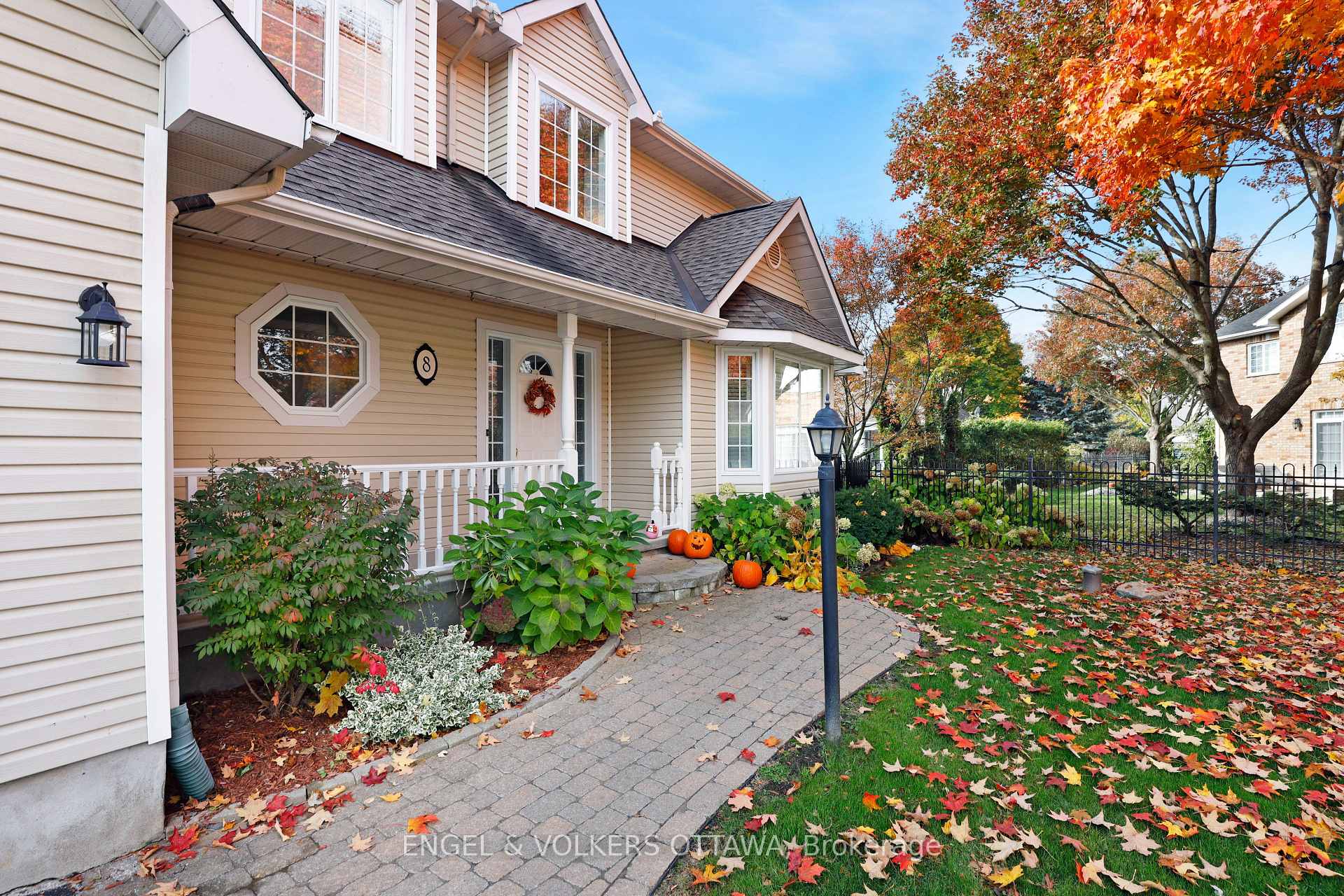 Photo 4 of 8 Mary Hill Crescent, Ottawa, Richmond — HOMEH