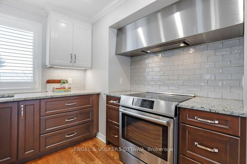 Photo 12 of 8 Mary Hill Crescent, Ottawa, Richmond — HOMEH