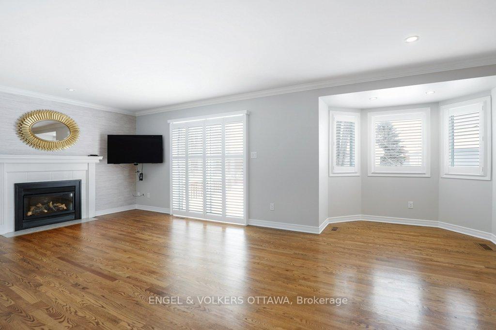 Photo 19 of 8 Mary Hill Crescent, Ottawa, Richmond — HOMEH