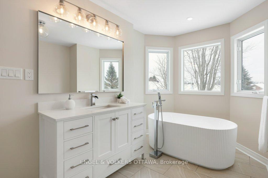 Photo 30 of 8 Mary Hill Crescent, Ottawa, Richmond — HOMEH