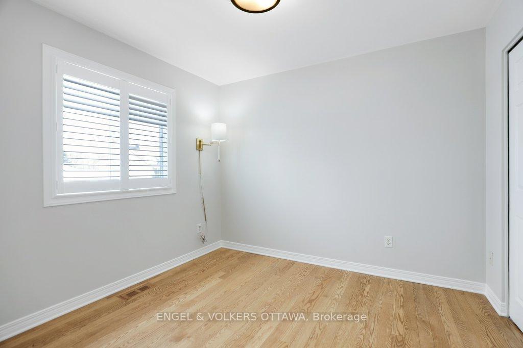 Photo 32 of 8 Mary Hill Crescent, Ottawa, Richmond — HOMEH