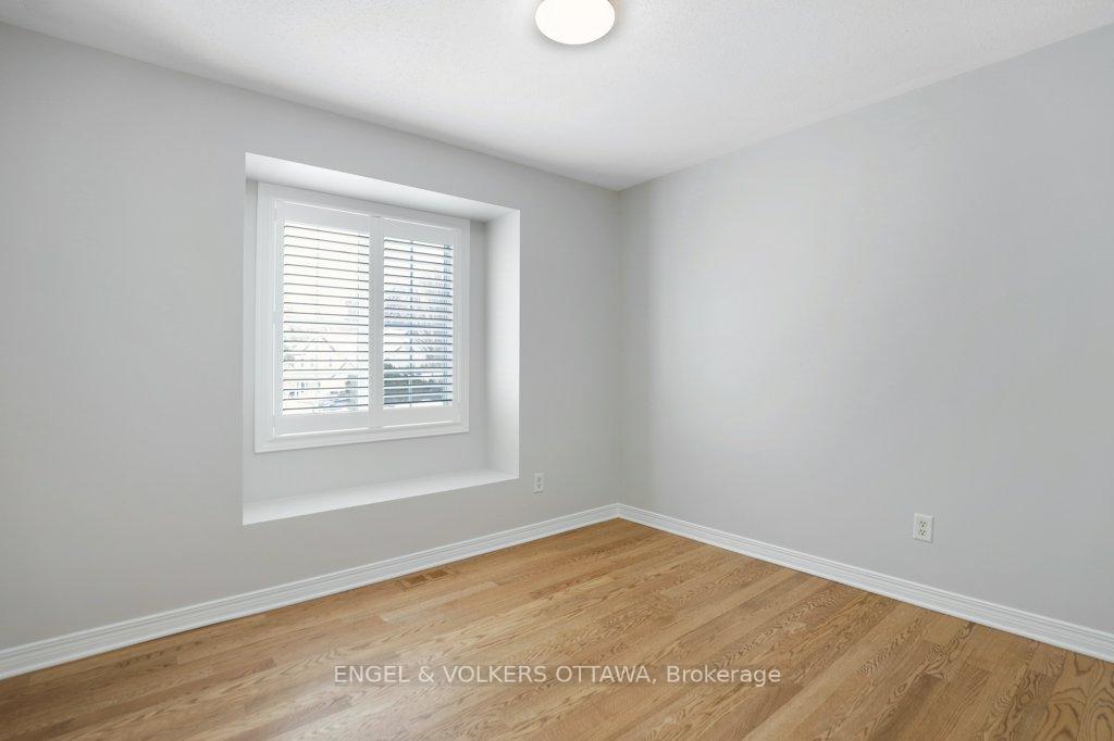 Photo 33 of 8 Mary Hill Crescent, Ottawa, Richmond — HOMEH