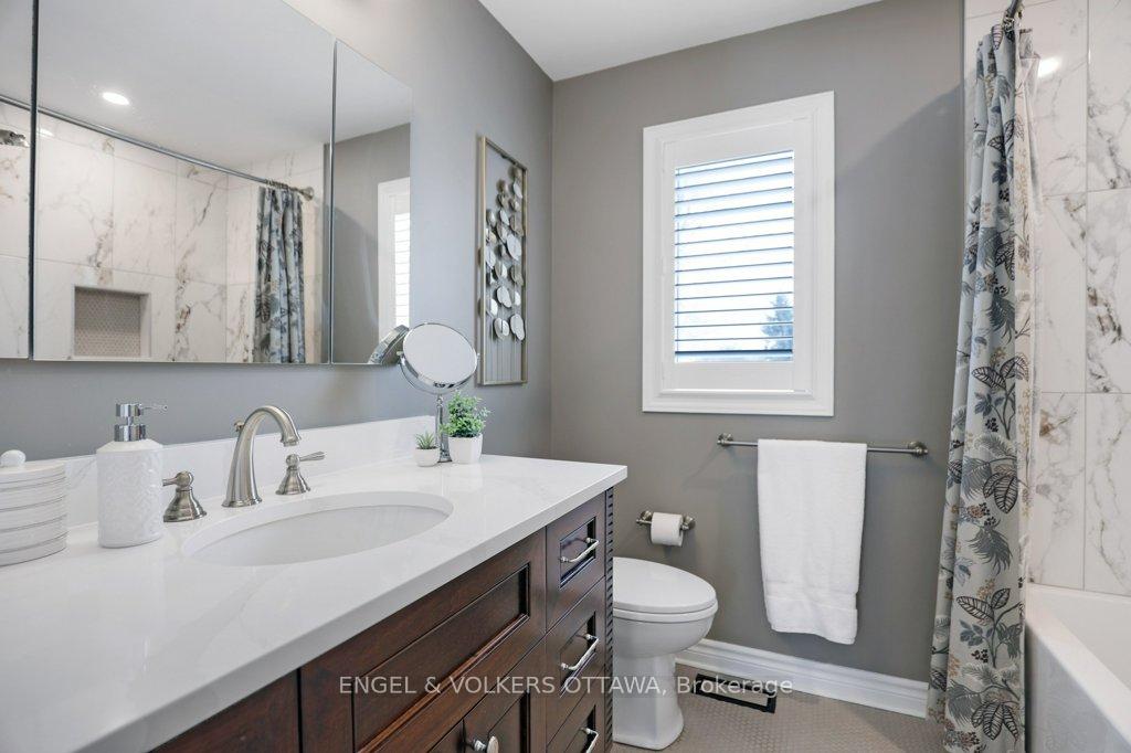 Photo 34 of 8 Mary Hill Crescent, Ottawa, Richmond — HOMEH