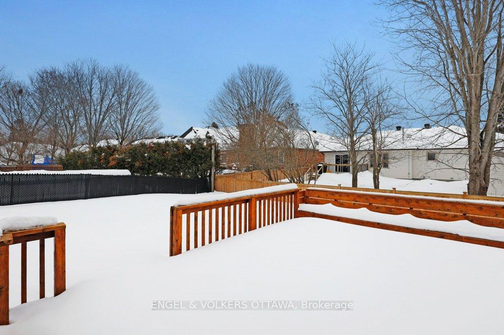 Photo 39 of 8 Mary Hill Crescent, Ottawa, Richmond — HOMEH