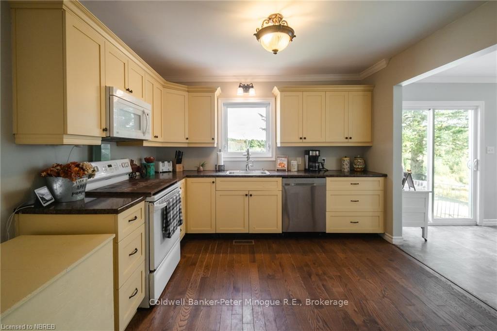 Photo 3 of 2034 Village Road, Chisholm — HOMEH