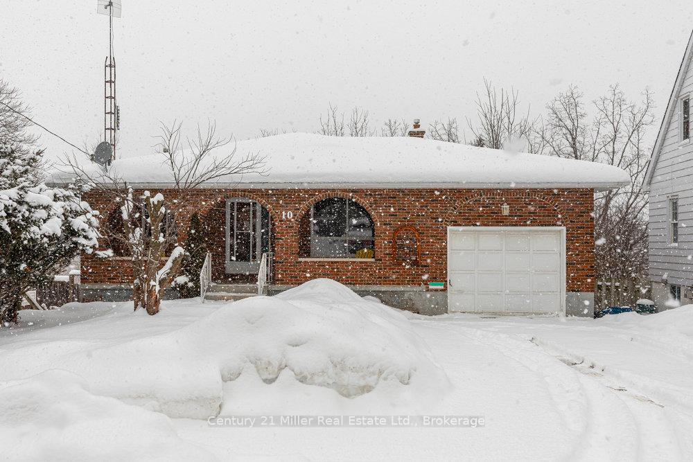Front of 10 Dundas Crescent