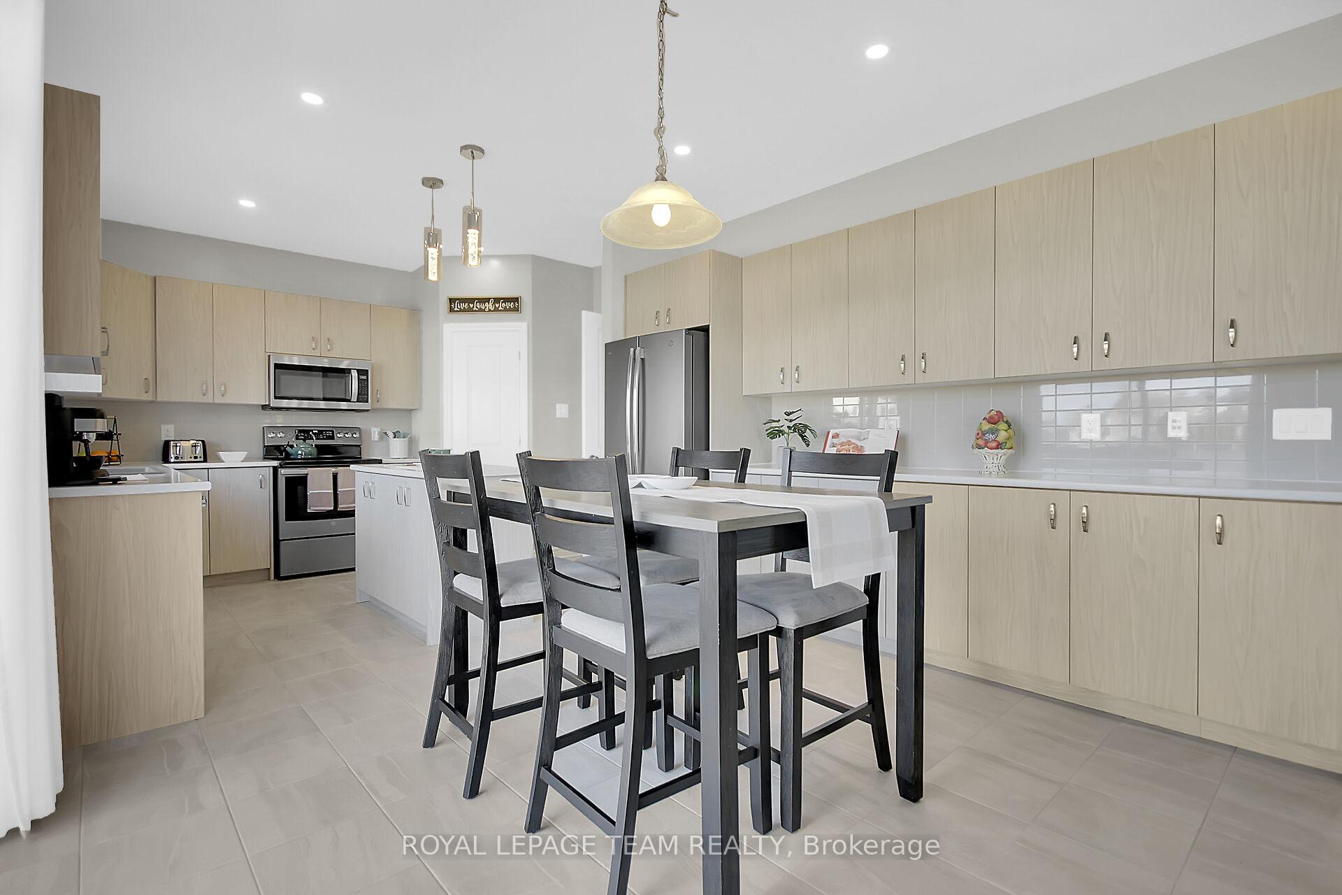 Photo 15 of 677 Parade Drive, Ottawa, Stittsville (South) — HOMEH