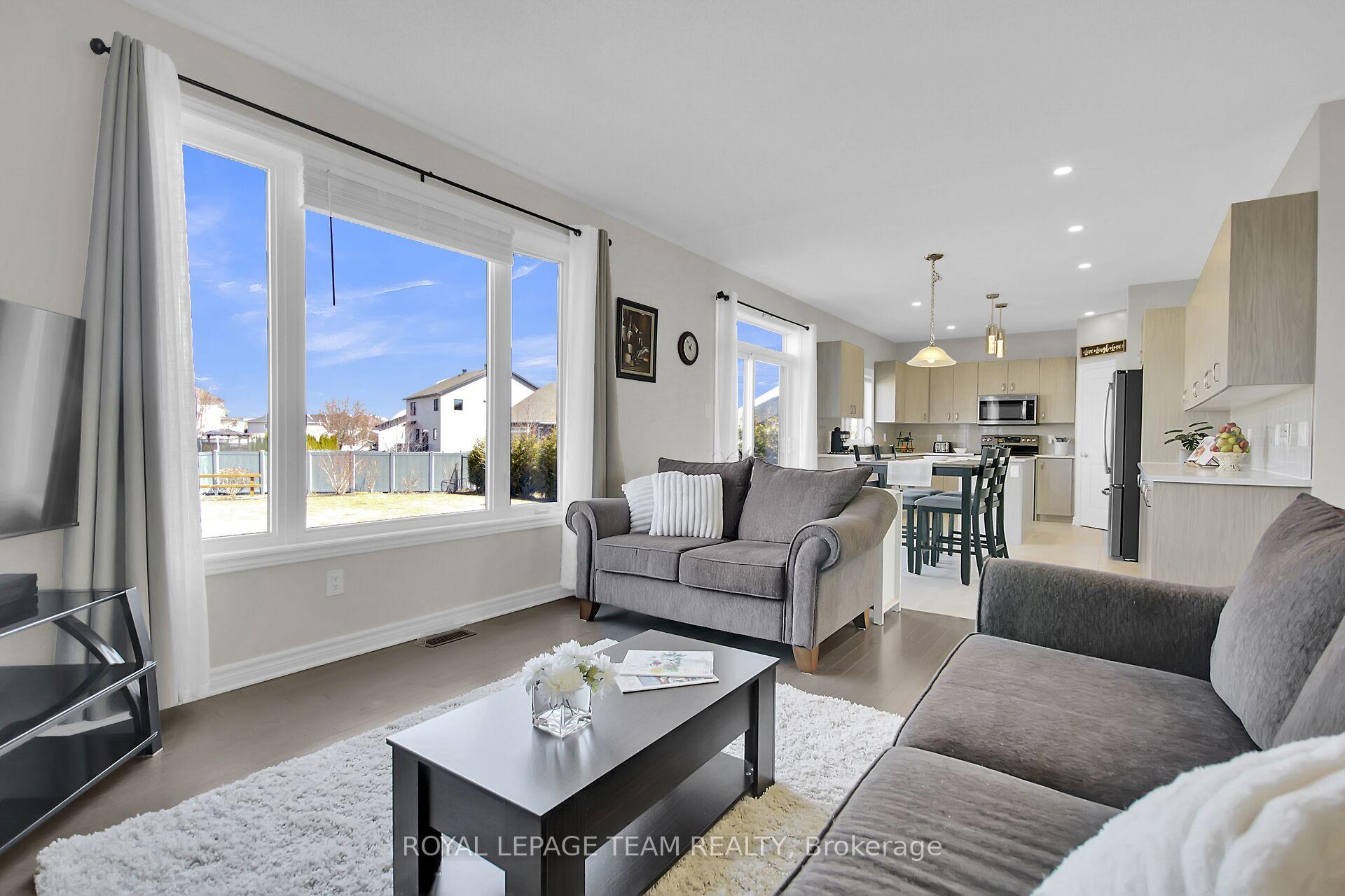 Photo 17 of 677 Parade Drive, Ottawa, Stittsville (South) — HOMEH