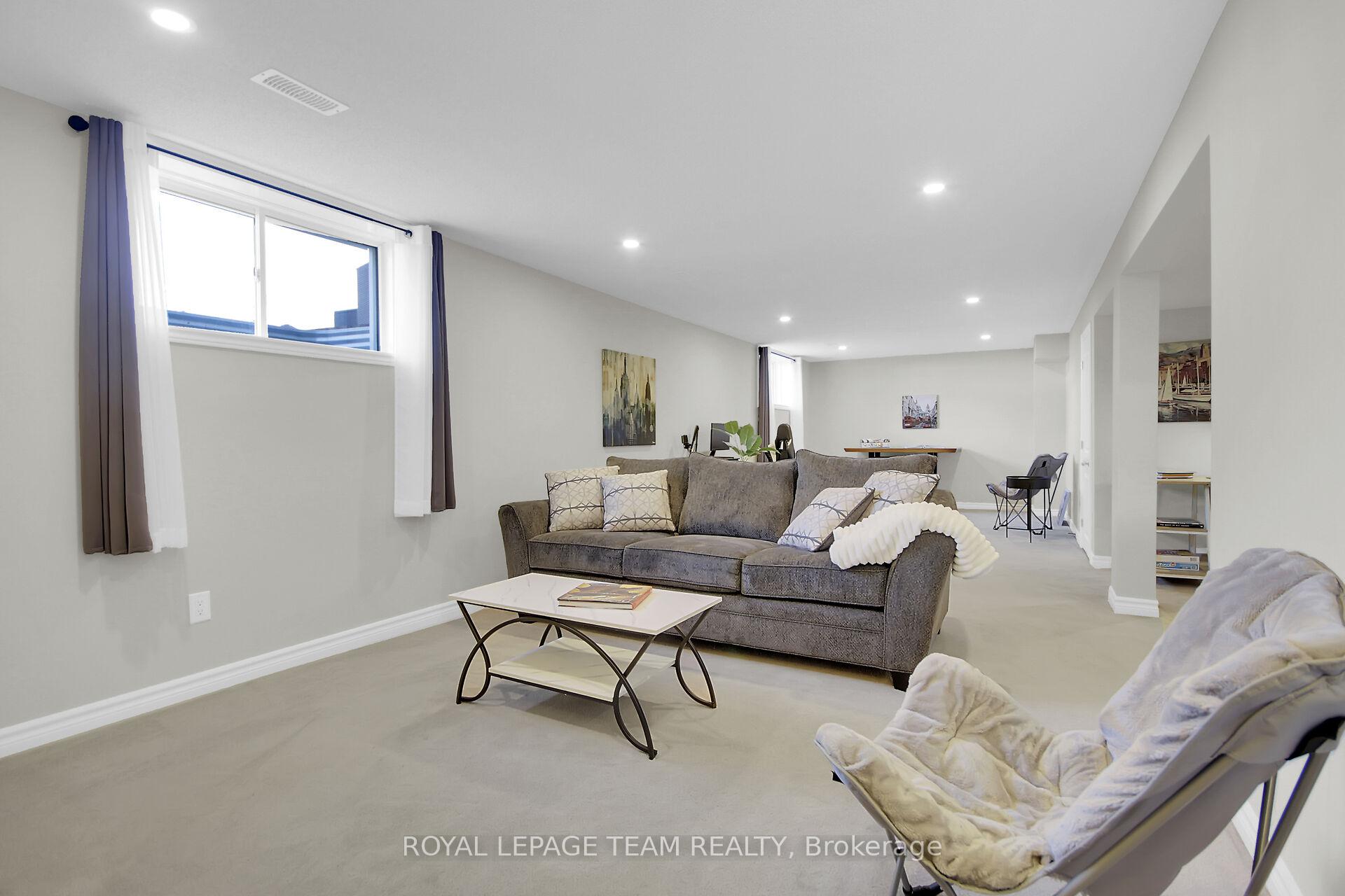 Photo 34 of 677 Parade Drive, Ottawa, Stittsville (South) — HOMEH