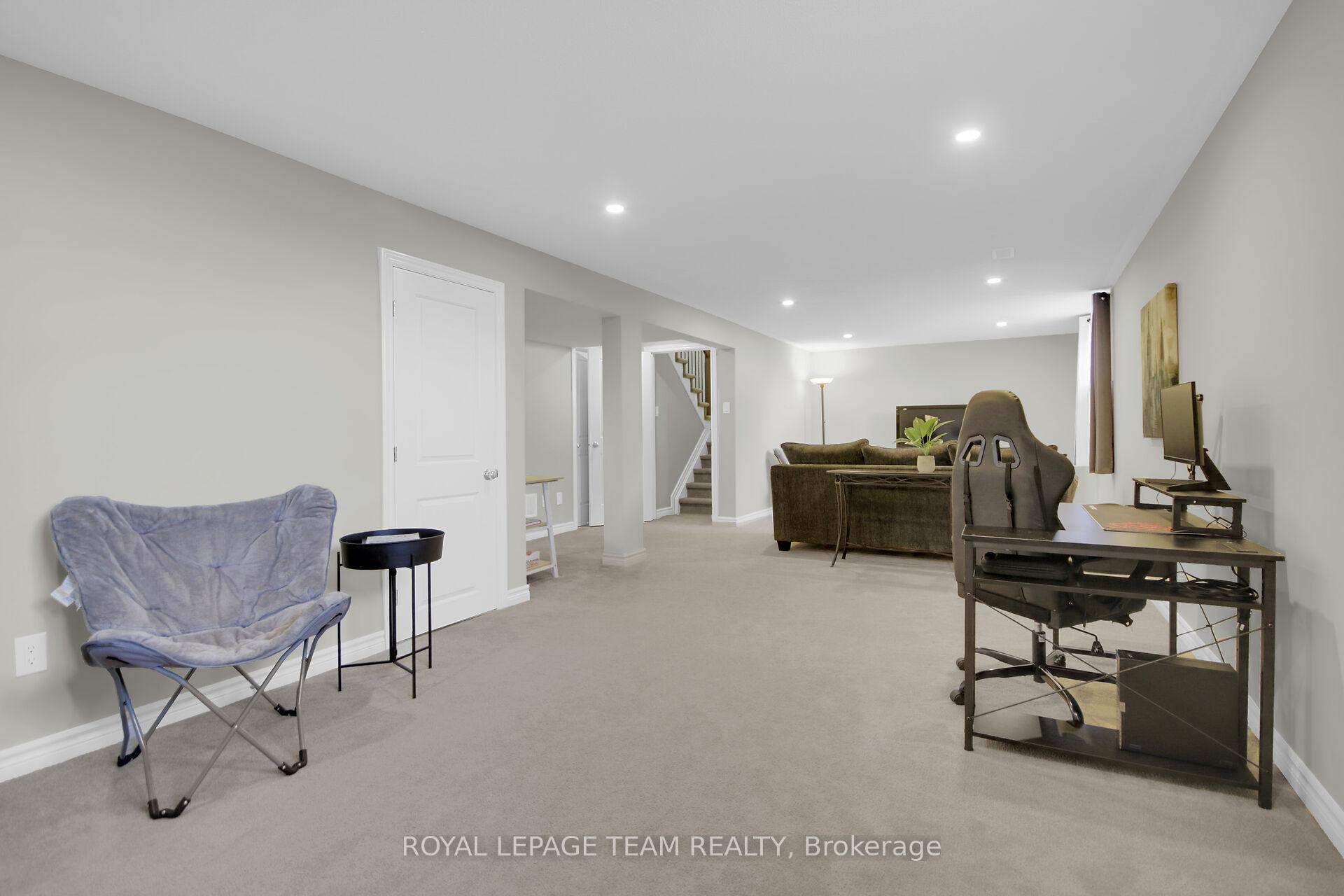 Photo 35 of 677 Parade Drive, Ottawa, Stittsville (South) — HOMEH
