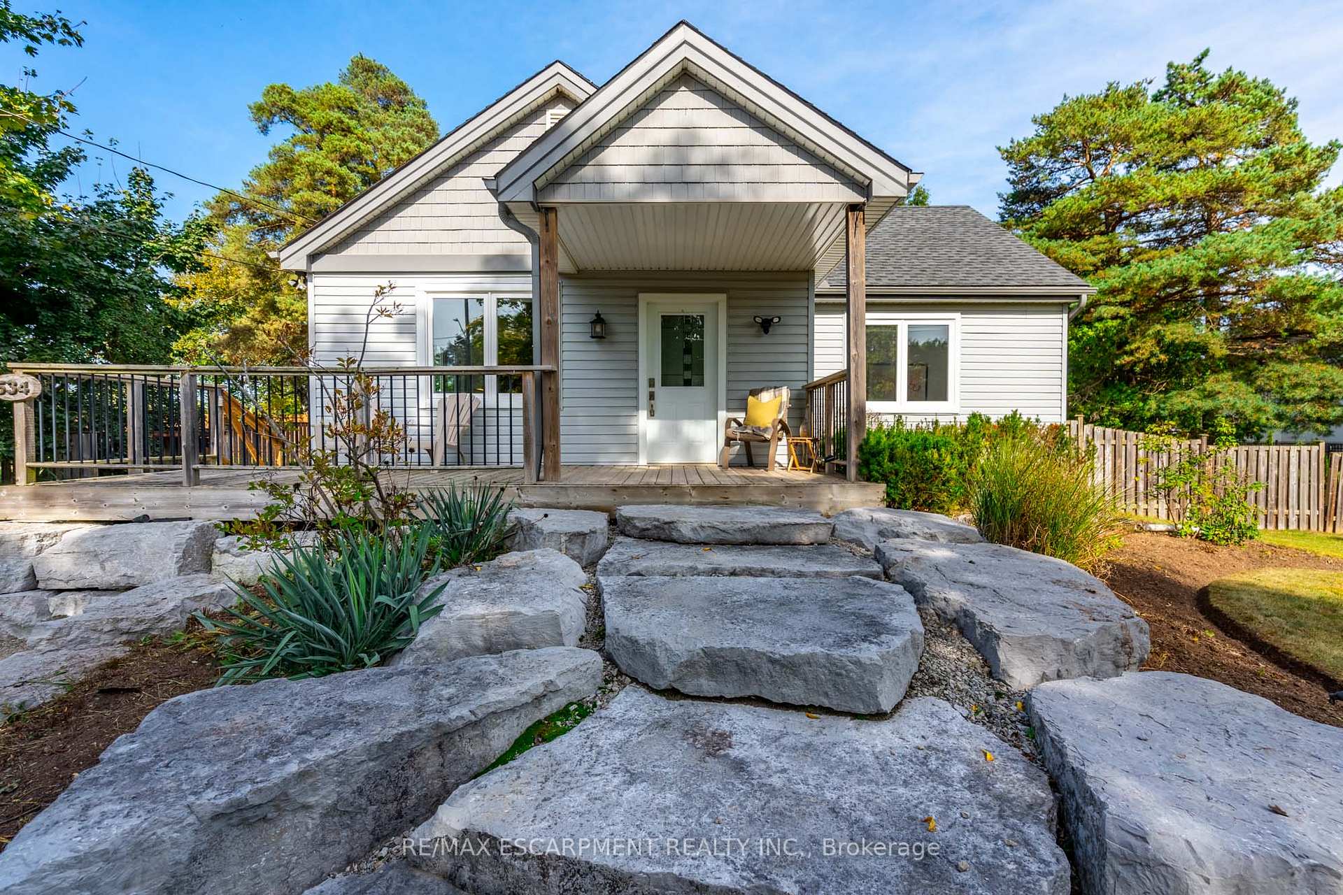 Photo 2 of 534 Evans Road, Hamilton, Rural Flamborough — HOMEH