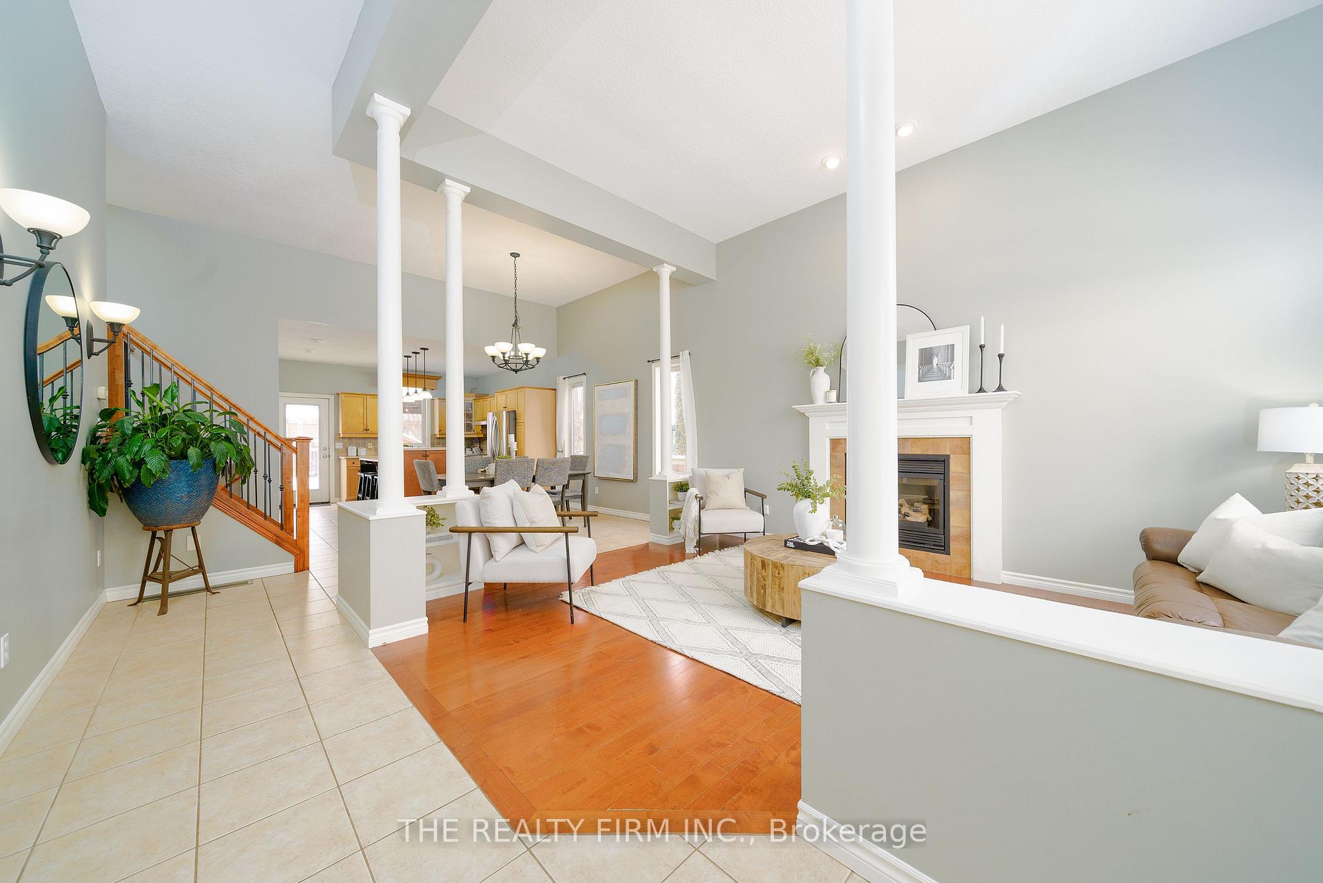 Photo 2 of 6 Augusta Crescent, St. Thomas — HOMEH