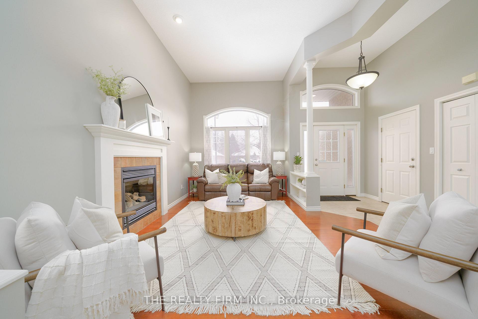 Photo 4 of 6 Augusta Crescent, St. Thomas — HOMEH