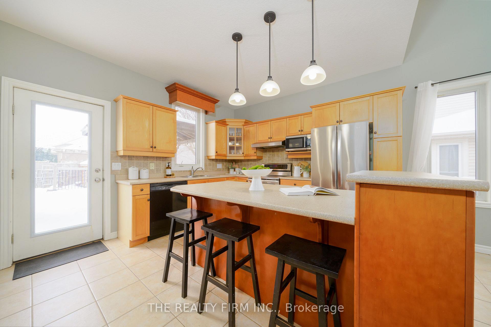 Photo 6 of 6 Augusta Crescent, St. Thomas — HOMEH