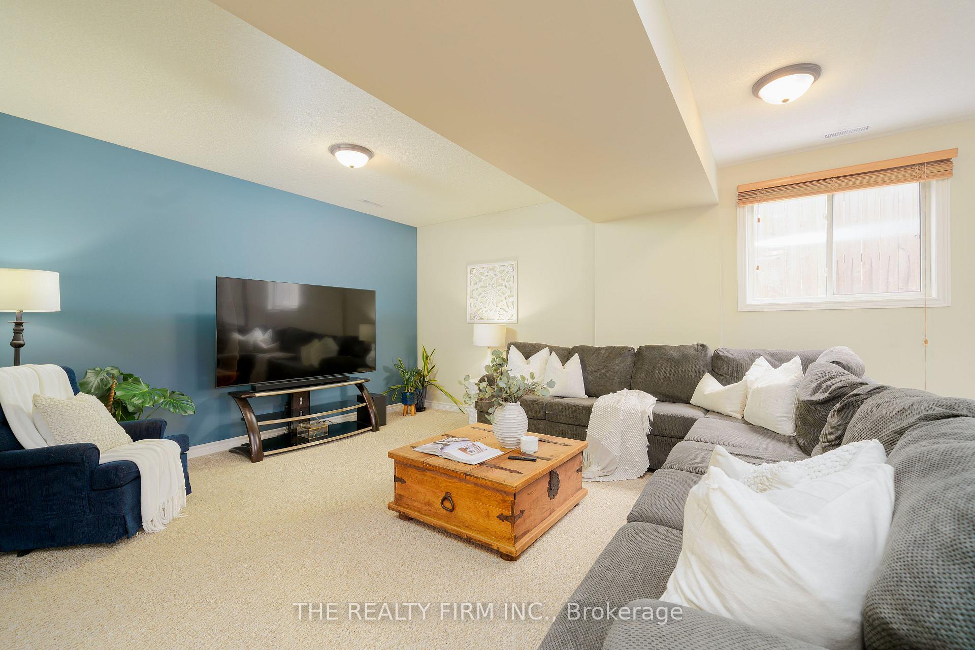 Photo 16 of 6 Augusta Crescent, St. Thomas — HOMEH