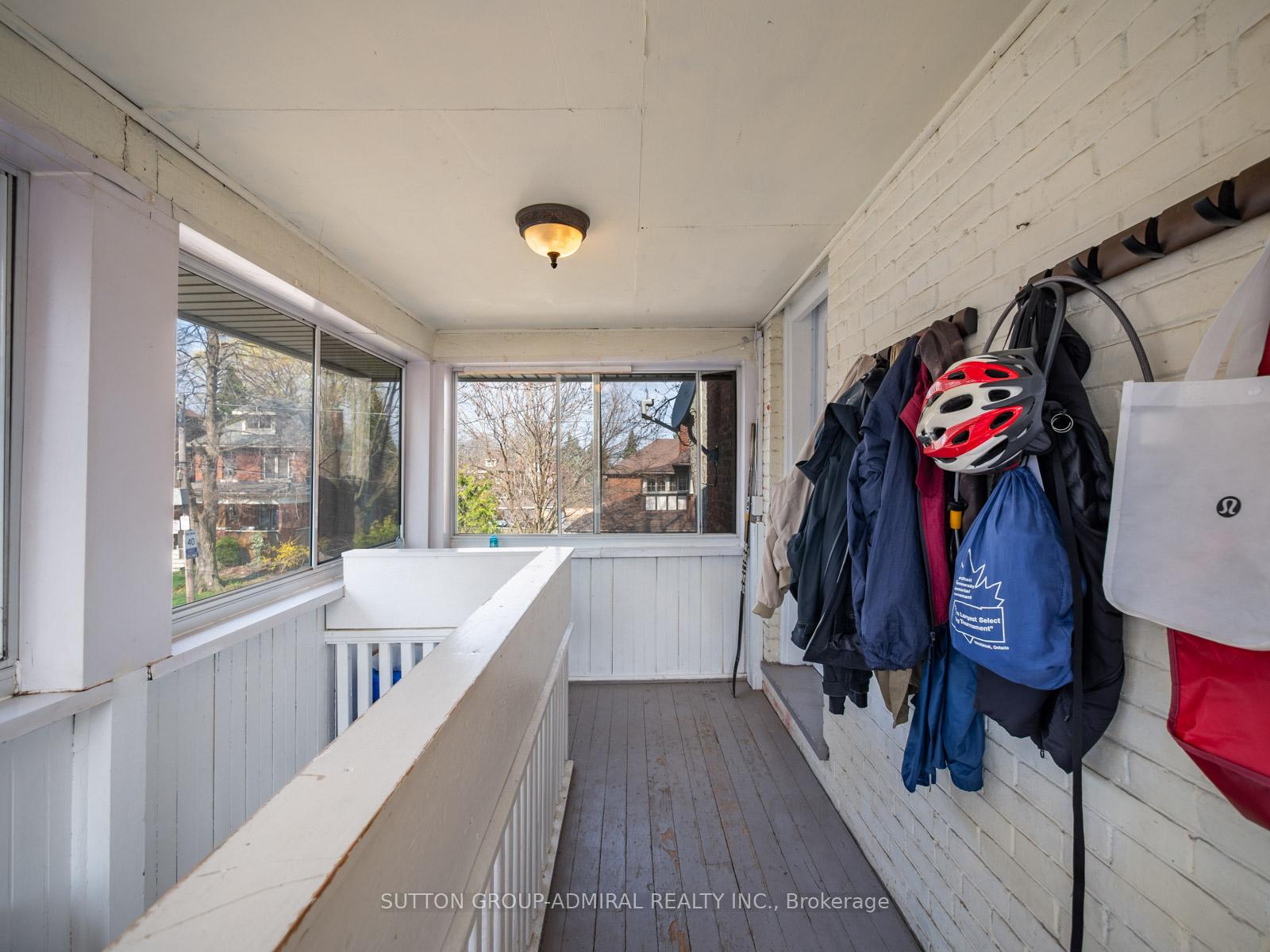 Photo 4 of 495 Aberdeen Avenue, Hamilton, Kirkendall — HOMEH