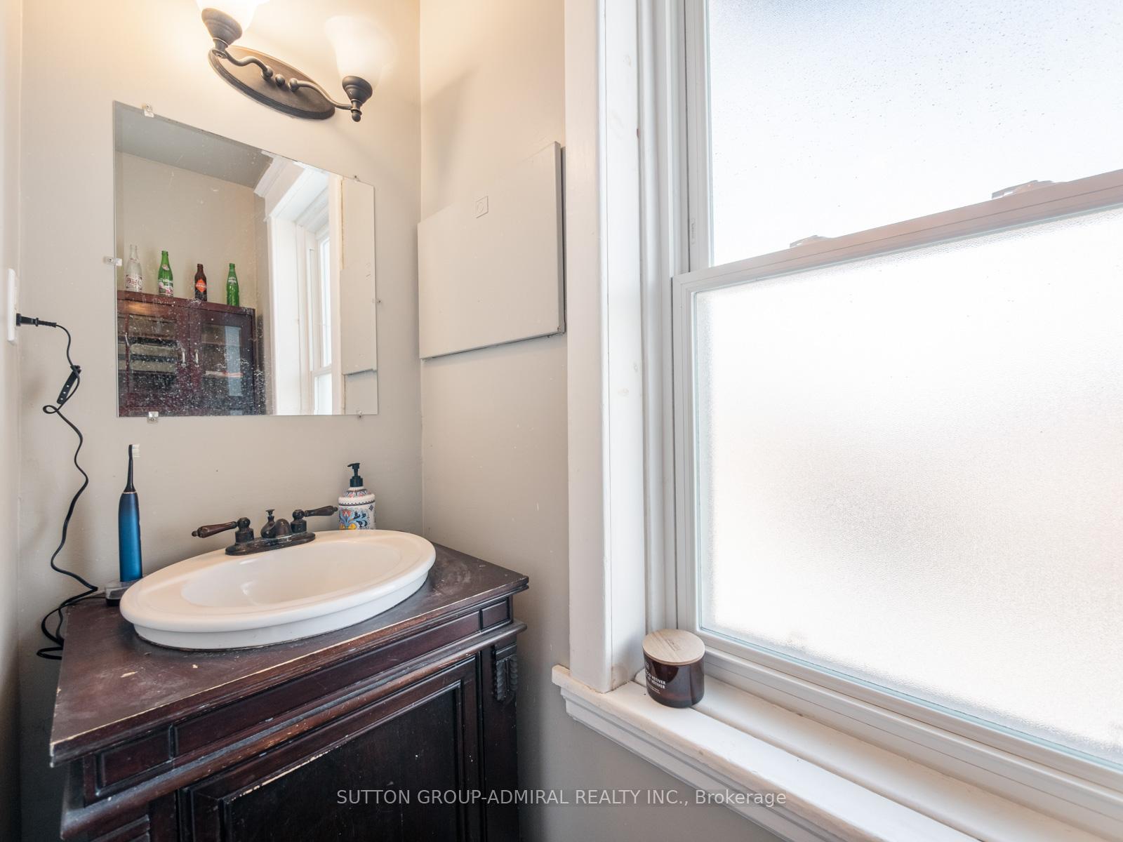 Photo 14 of 495 Aberdeen Avenue, Hamilton, Kirkendall — HOMEH