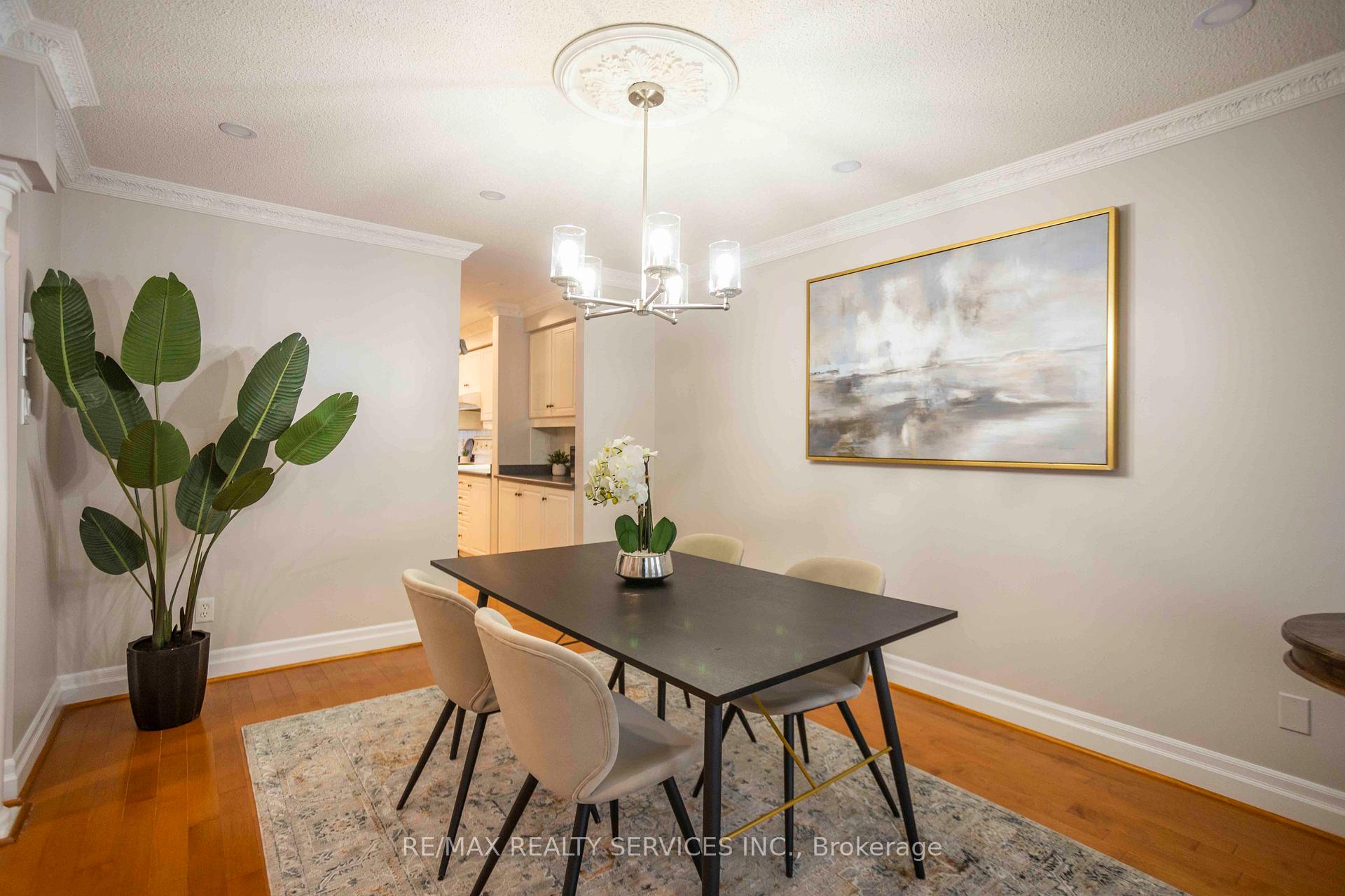 Photo 10 of 31 Silktop Trail, Brampton, Sandringham-Wellington — HOMEH