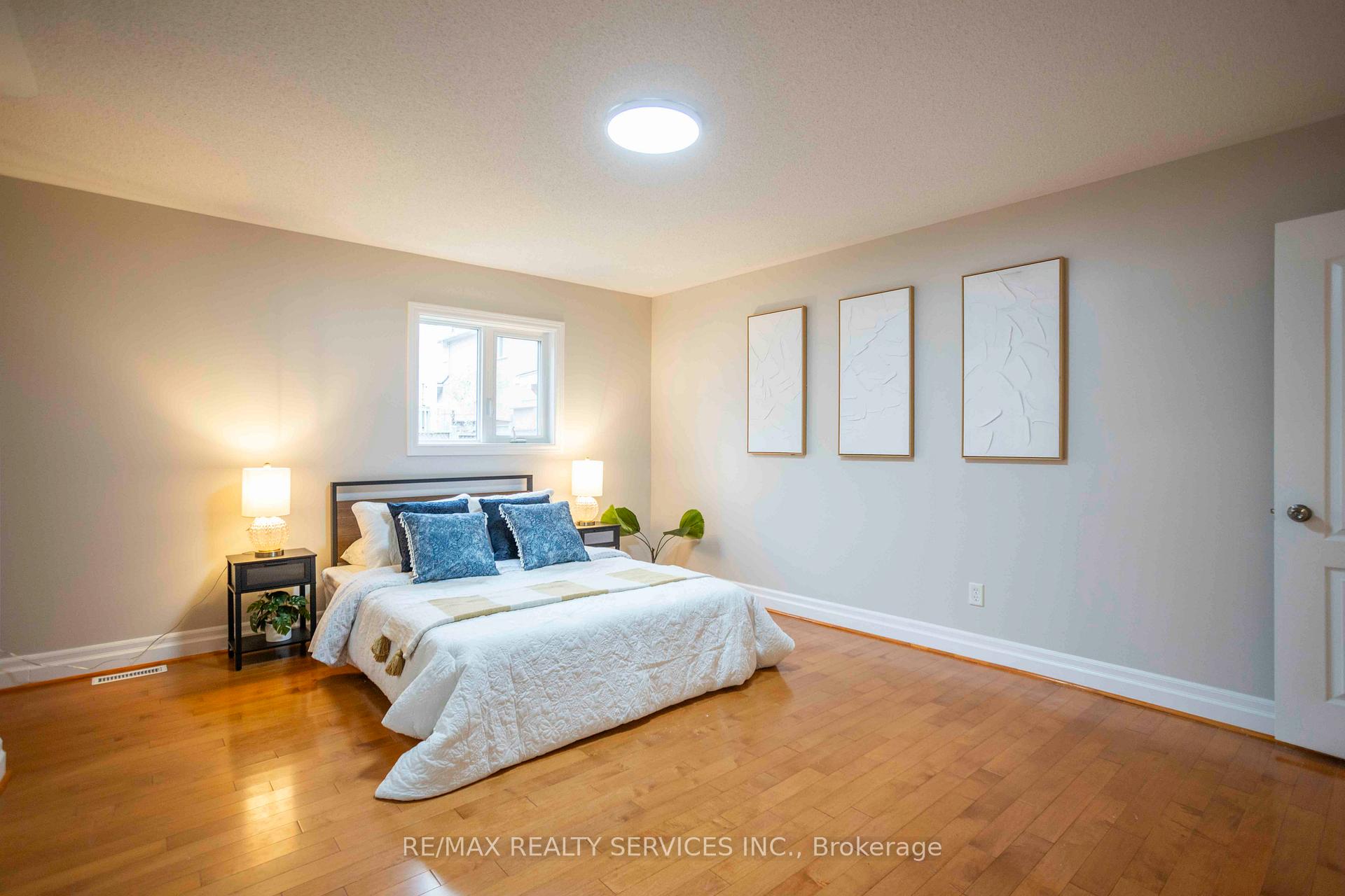 Photo 31 of 31 Silktop Trail, Brampton, Sandringham-Wellington — HOMEH