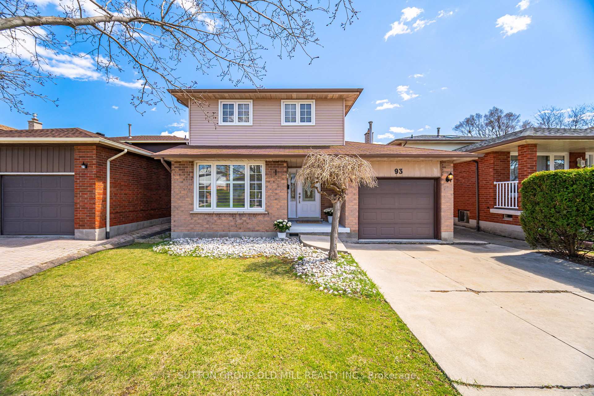 Front of 93 Indian Crescent