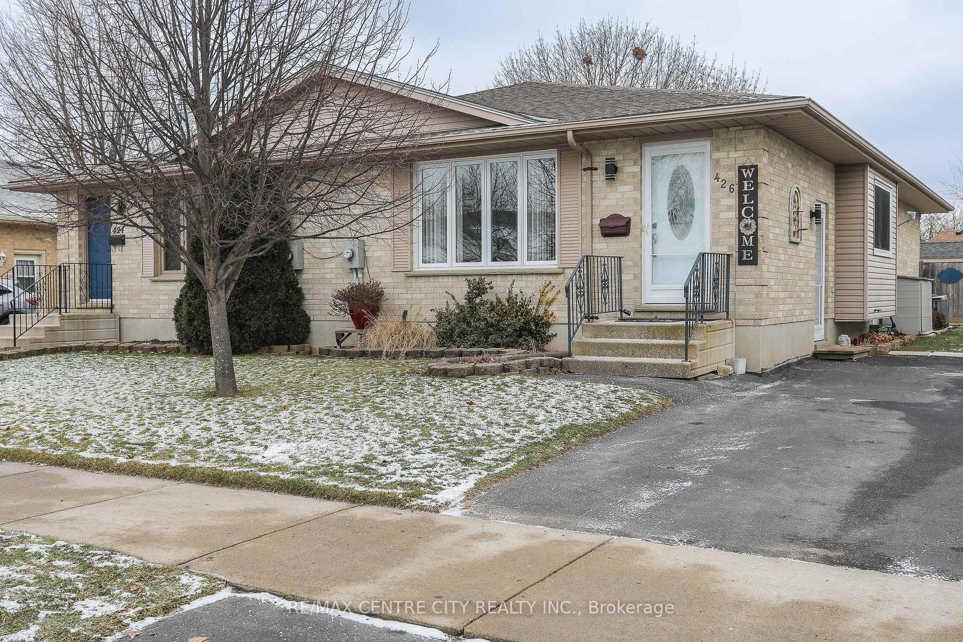 Photo 2 of 426 Highview Drive, St. Thomas — HOMEH