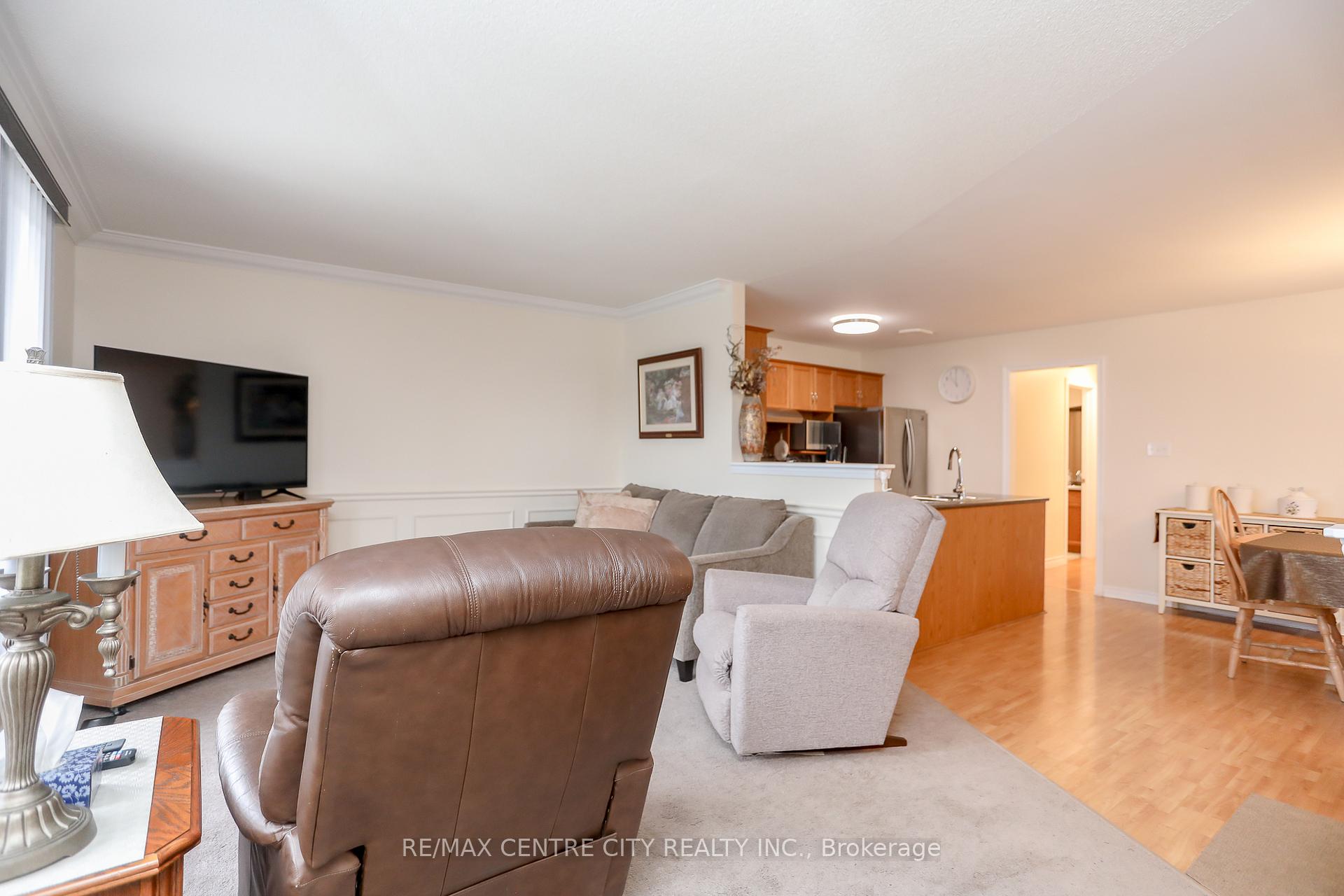 Photo 6 of 426 Highview Drive, St. Thomas — HOMEH