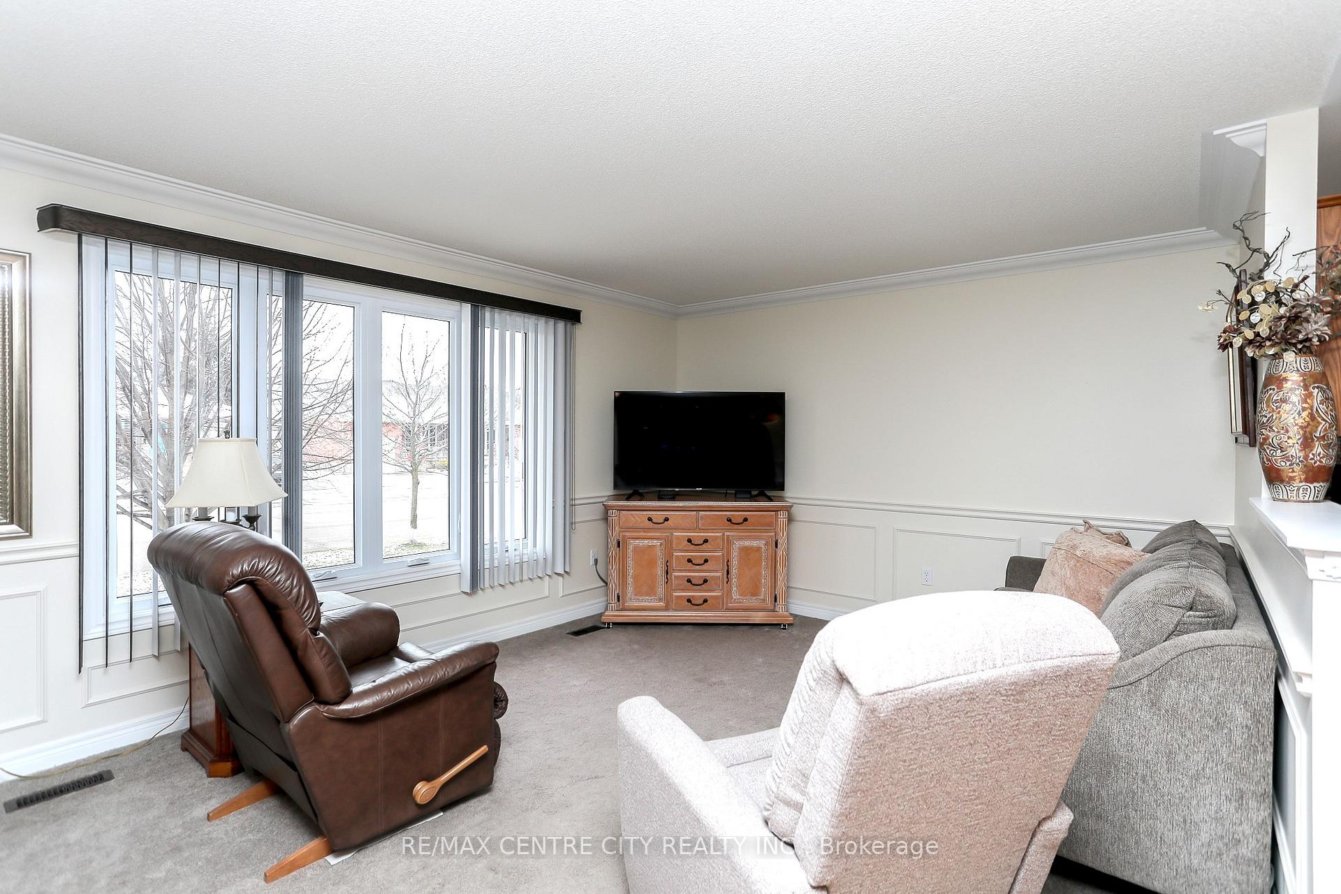 Photo 8 of 426 Highview Drive, St. Thomas — HOMEH