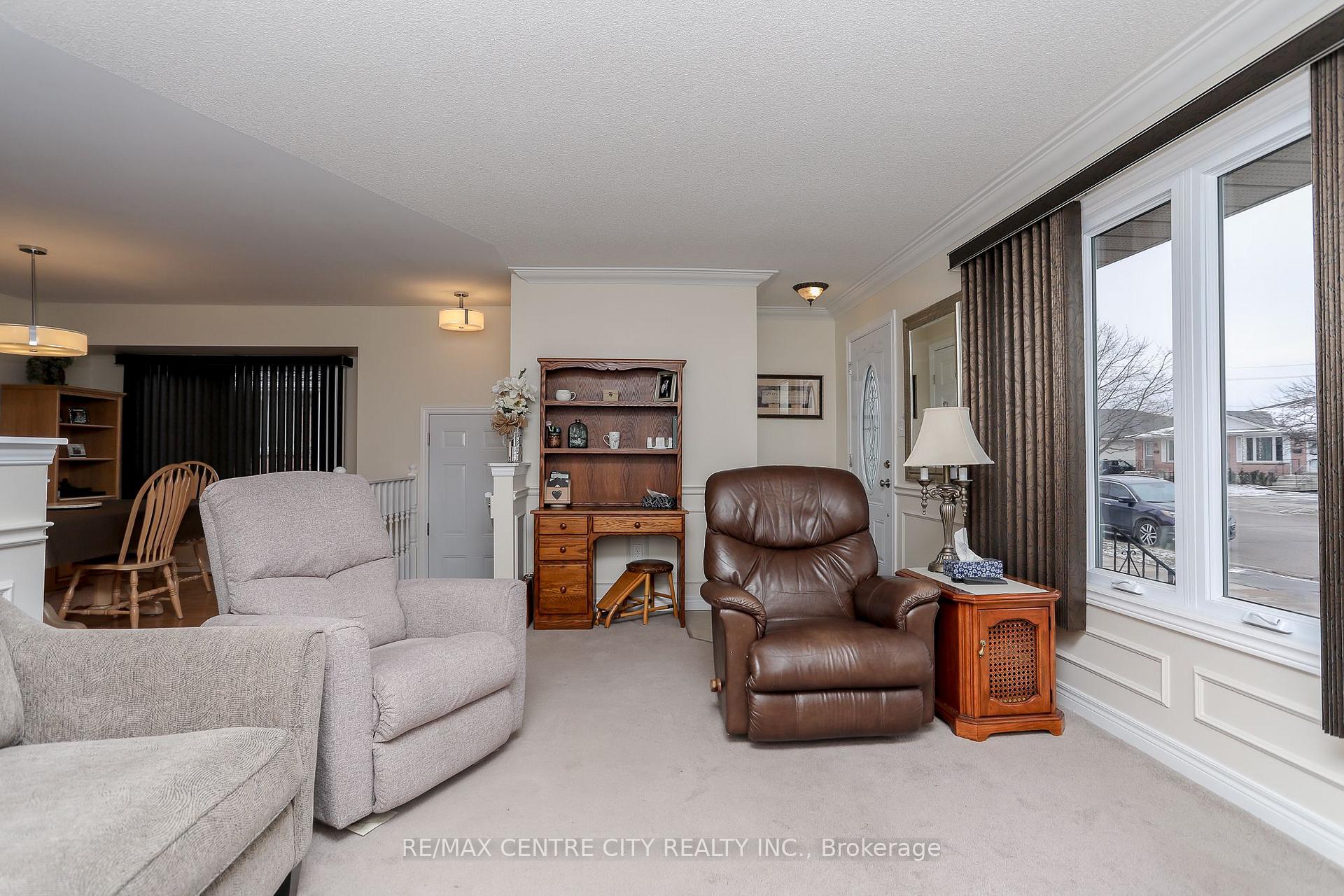 Photo 9 of 426 Highview Drive, St. Thomas — HOMEH