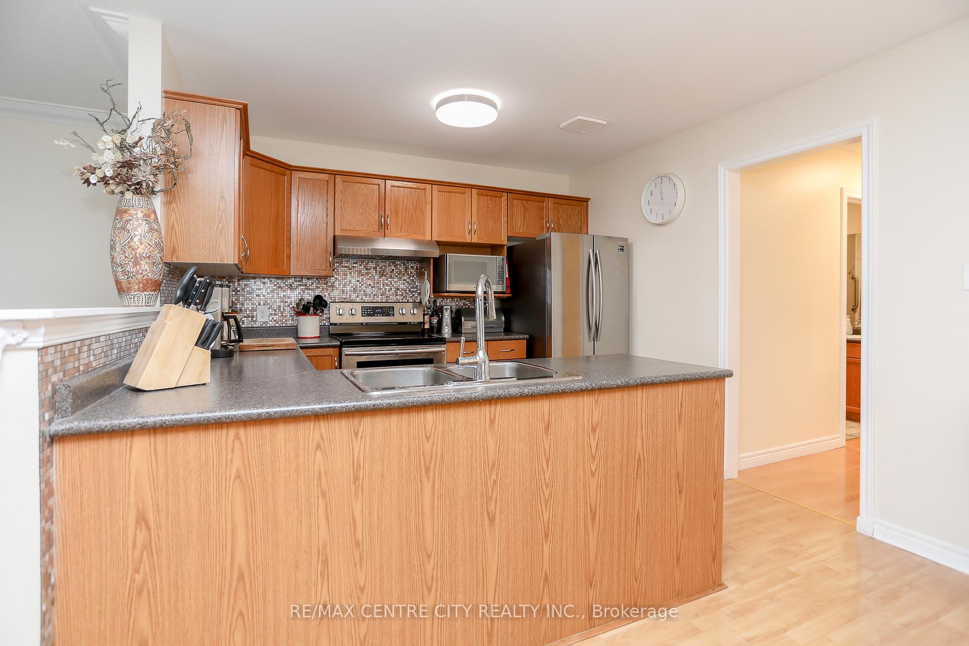 Photo 10 of 426 Highview Drive, St. Thomas — HOMEH
