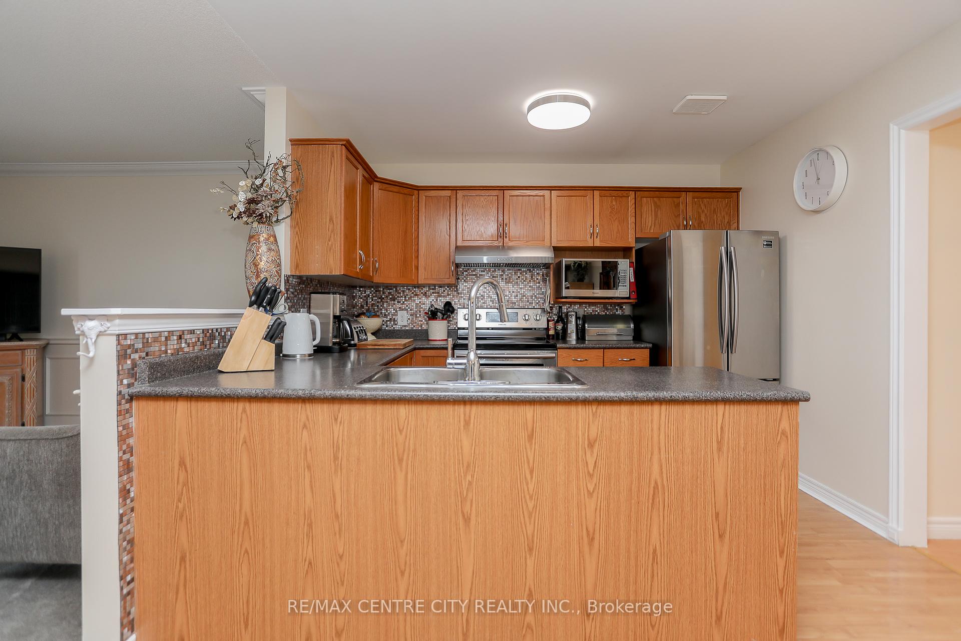 Photo 11 of 426 Highview Drive, St. Thomas — HOMEH