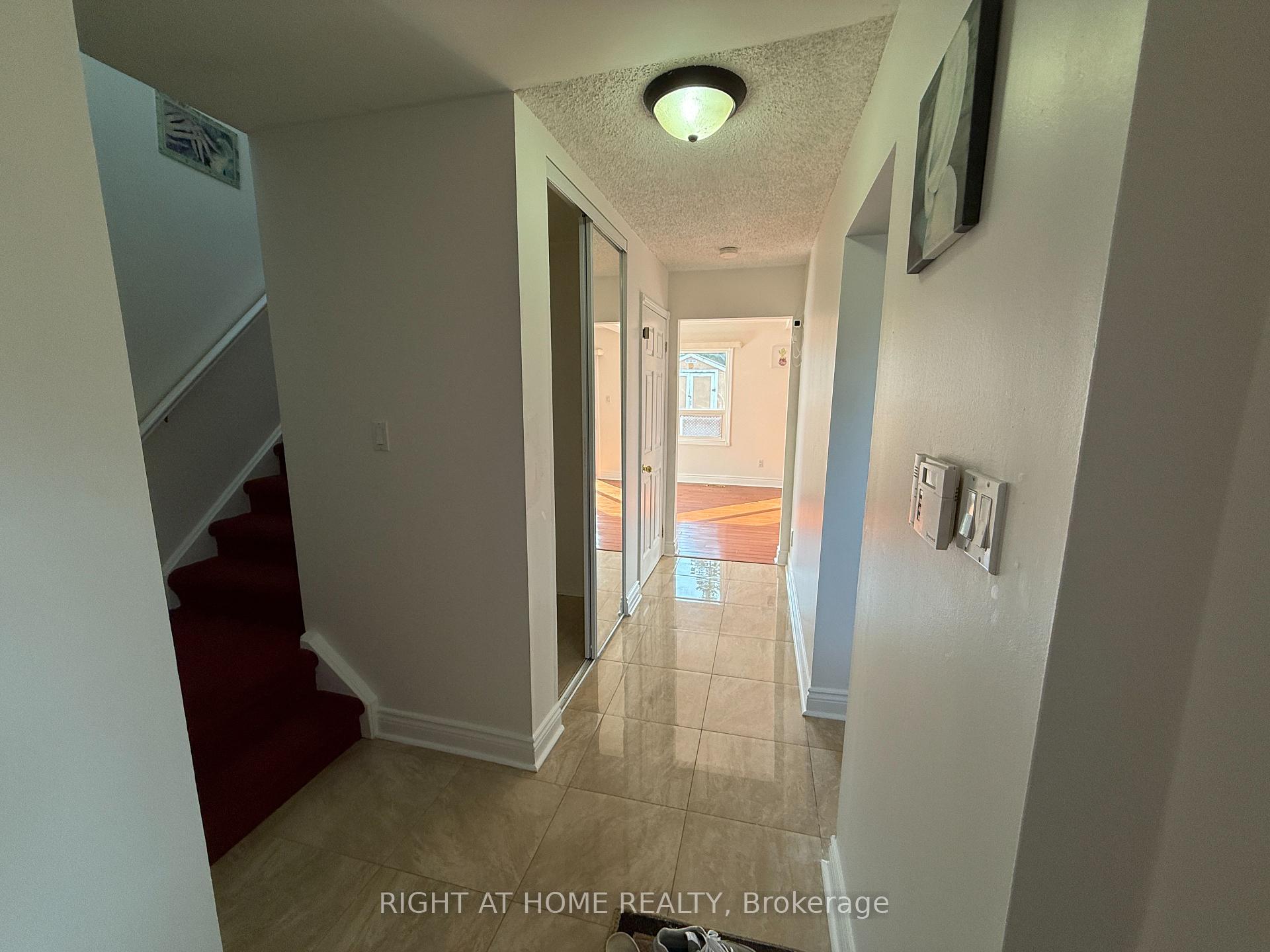 Photo 2 of 54 Merganser Crescent, Brampton, Fletcher's Creek South — HOMEH