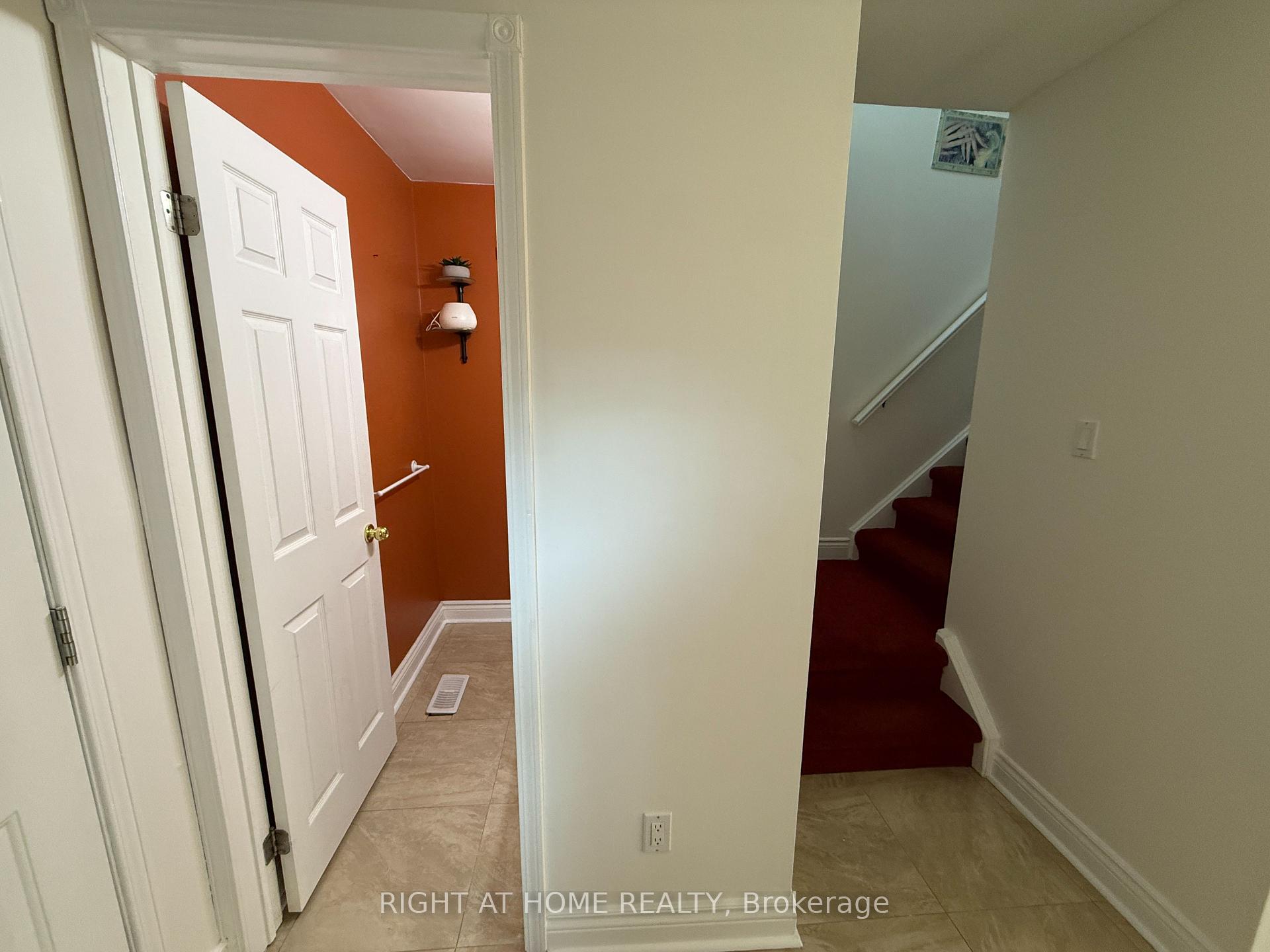 Photo 8 of 54 Merganser Crescent, Brampton, Fletcher's Creek South — HOMEH