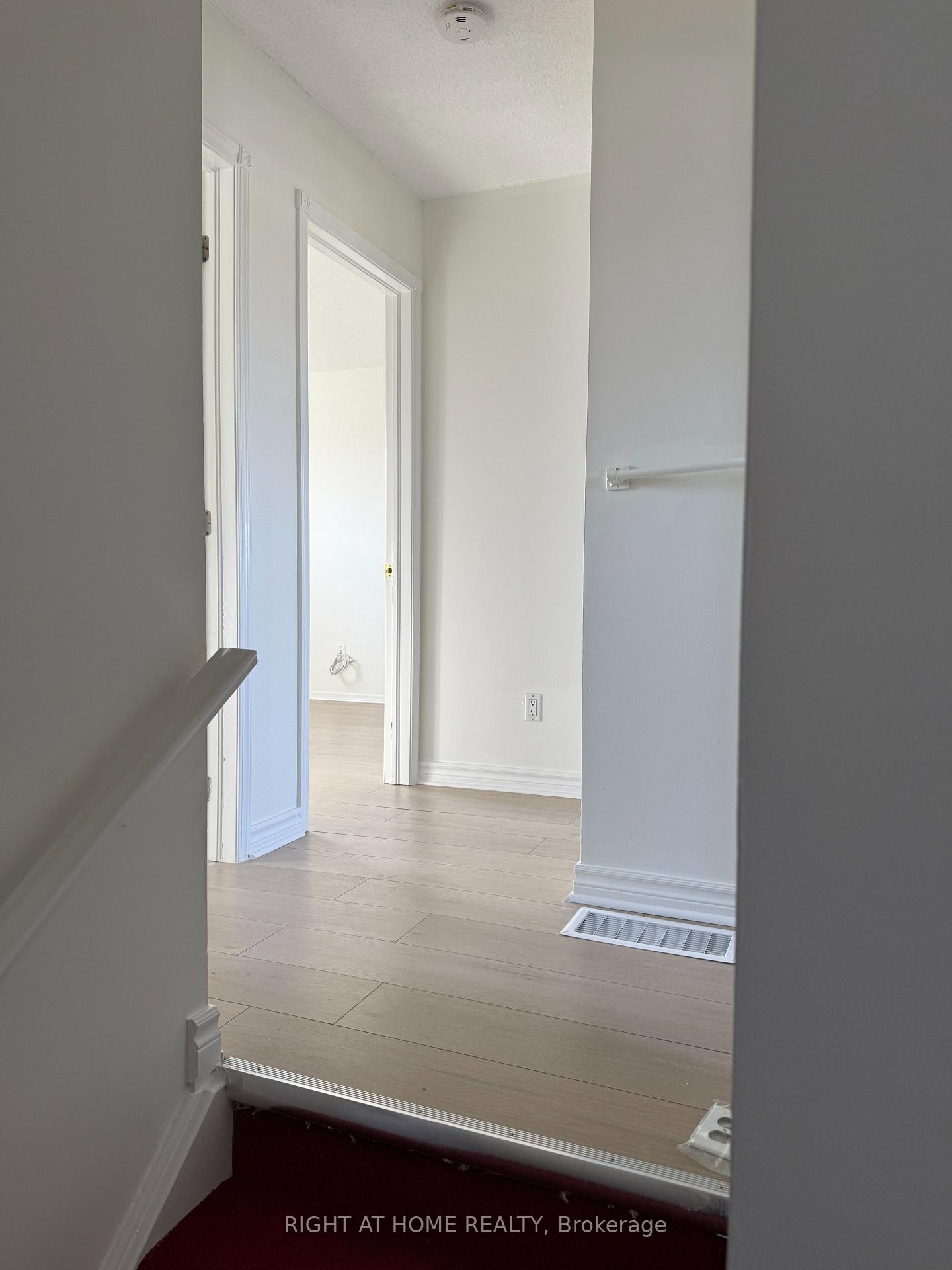Photo 11 of 54 Merganser Crescent, Brampton, Fletcher's Creek South — HOMEH