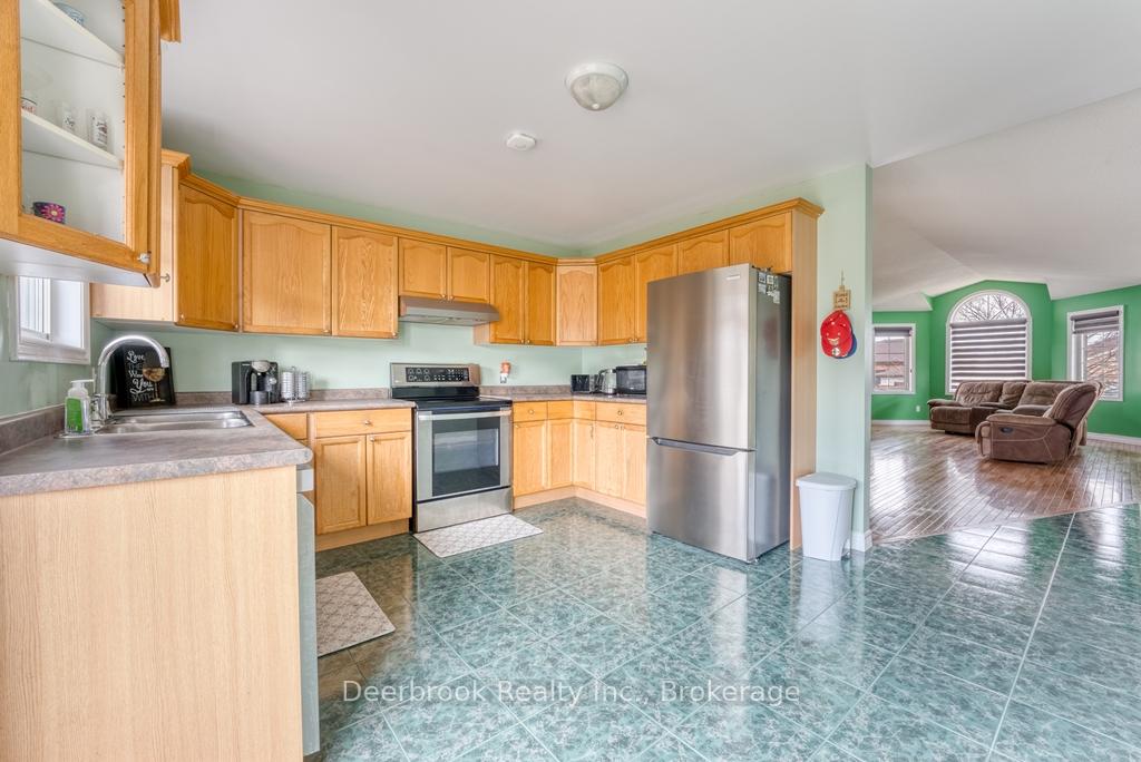 Photo 36 of 11 Marie Crescent, Leamington — HOMEH