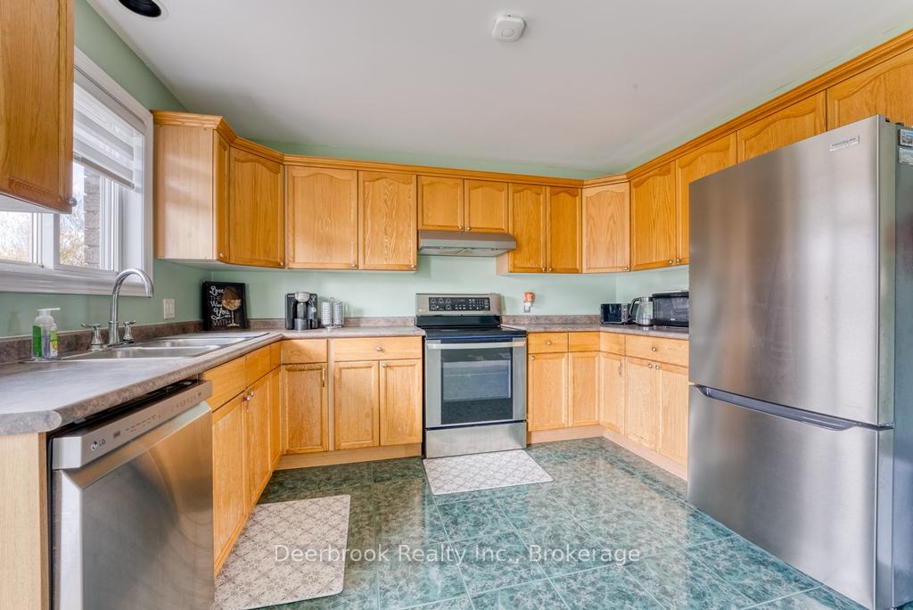 Photo 37 of 11 Marie Crescent, Leamington — HOMEH