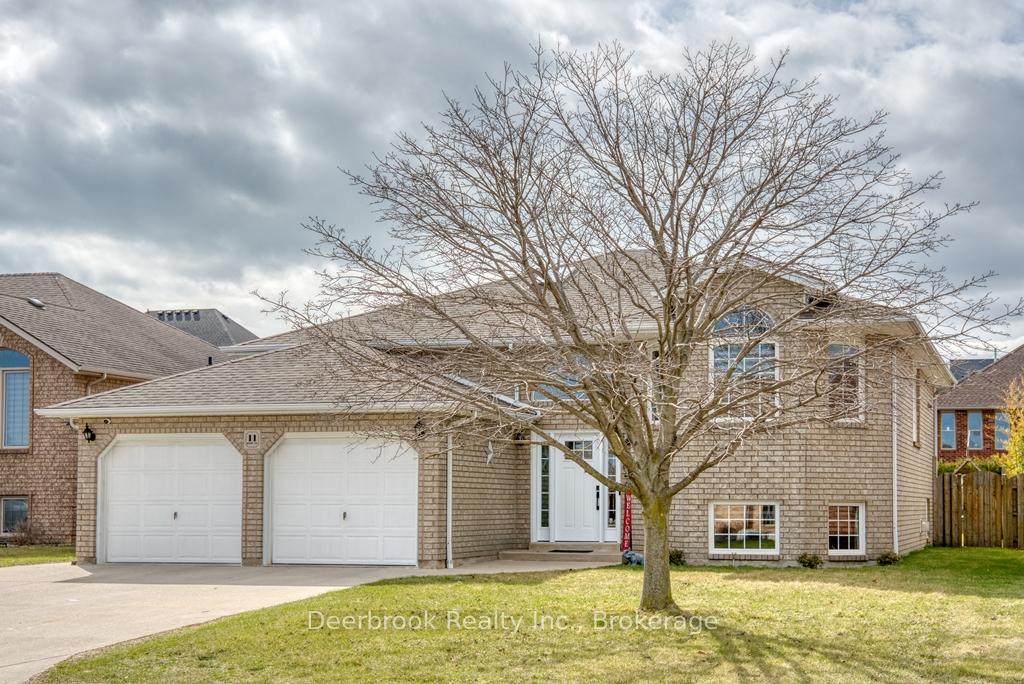 Photo 3 of 11 Marie Crescent, Leamington — HOMEH