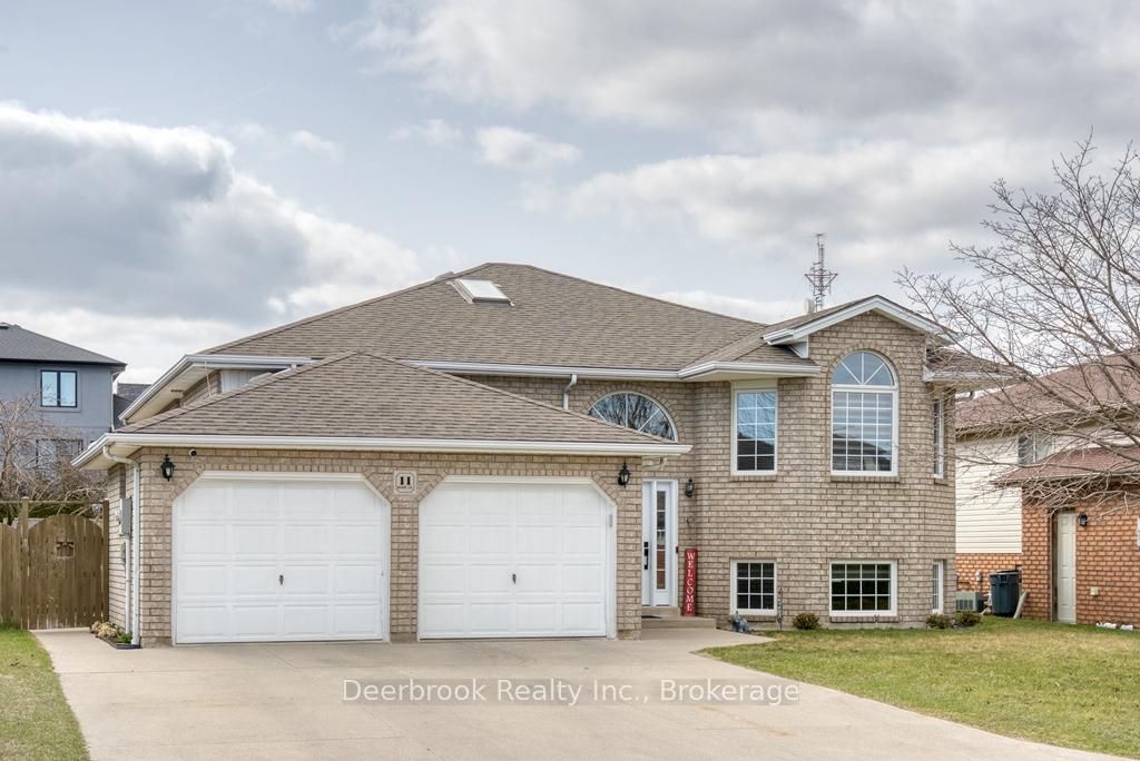 Photo 4 of 11 Marie Crescent, Leamington — HOMEH