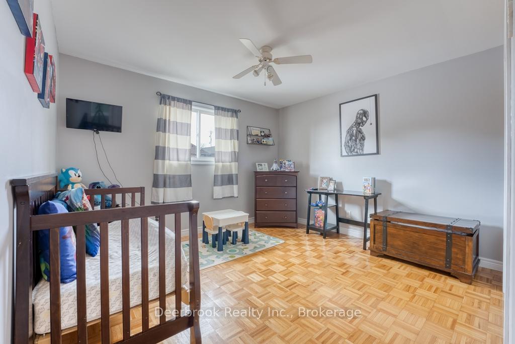 Photo 21 of 11 Marie Crescent, Leamington — HOMEH