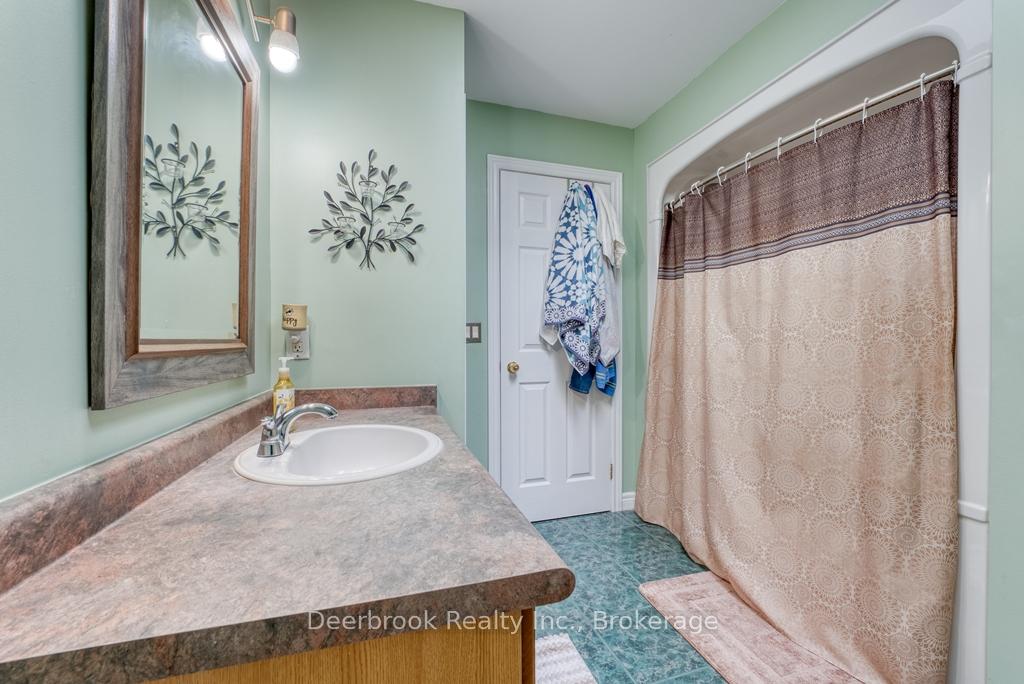 Photo 45 of 11 Marie Crescent, Leamington — HOMEH