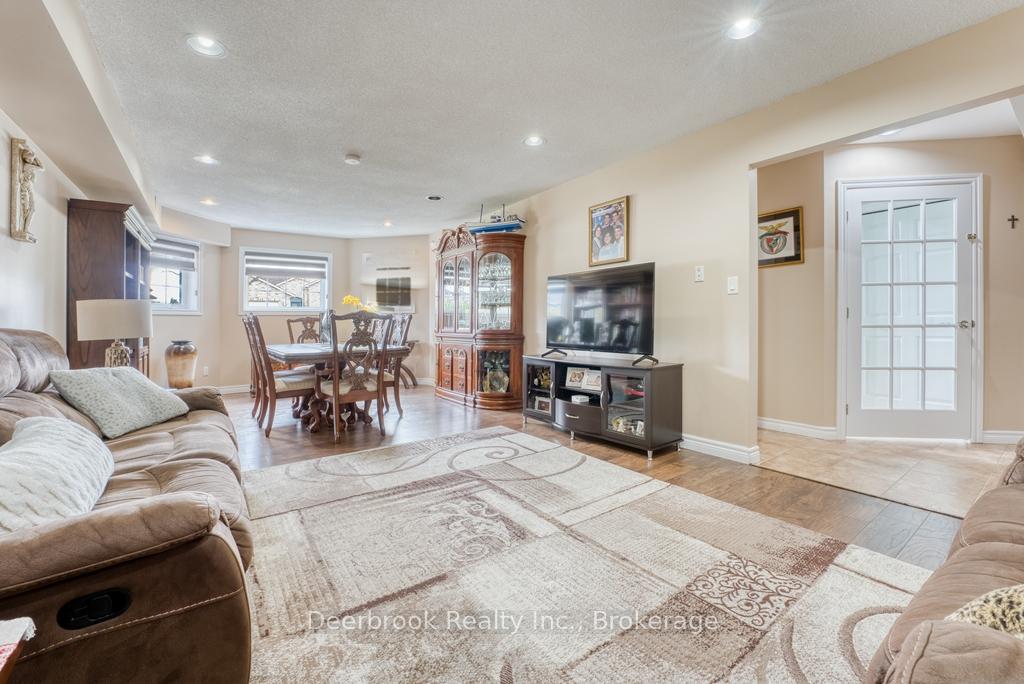 Photo 47 of 11 Marie Crescent, Leamington — HOMEH