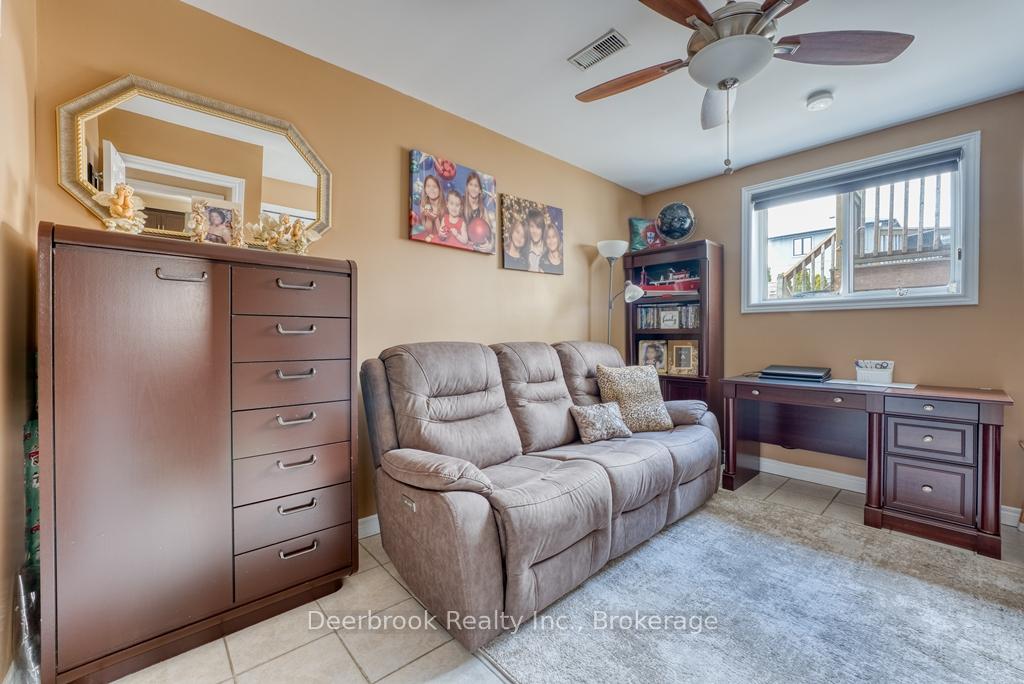 Photo 56 of 11 Marie Crescent, Leamington — HOMEH