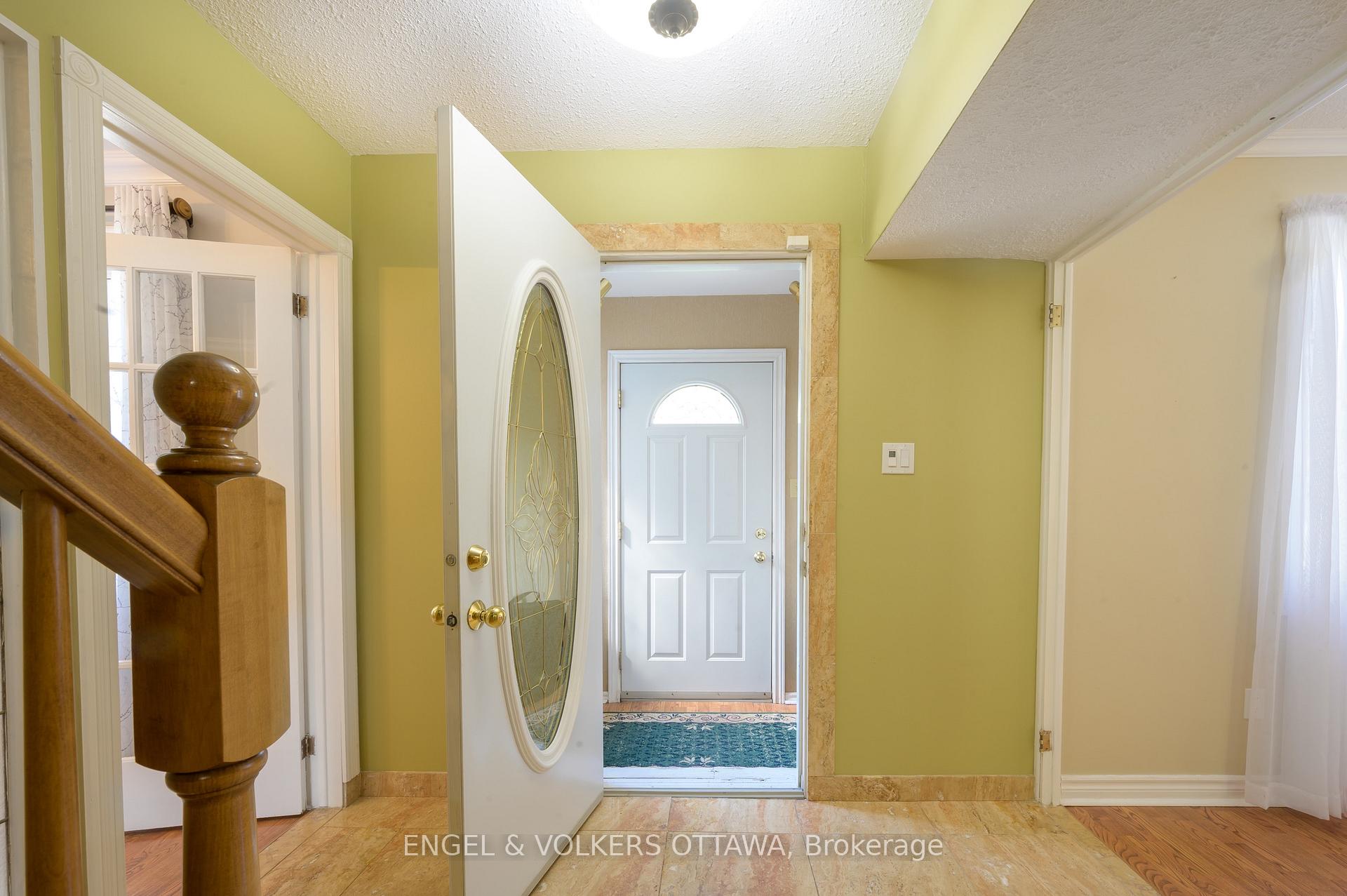 Photo 3 of 6258 Richmond Road, Ottawa, South of Fallowfield Road — HOMEH