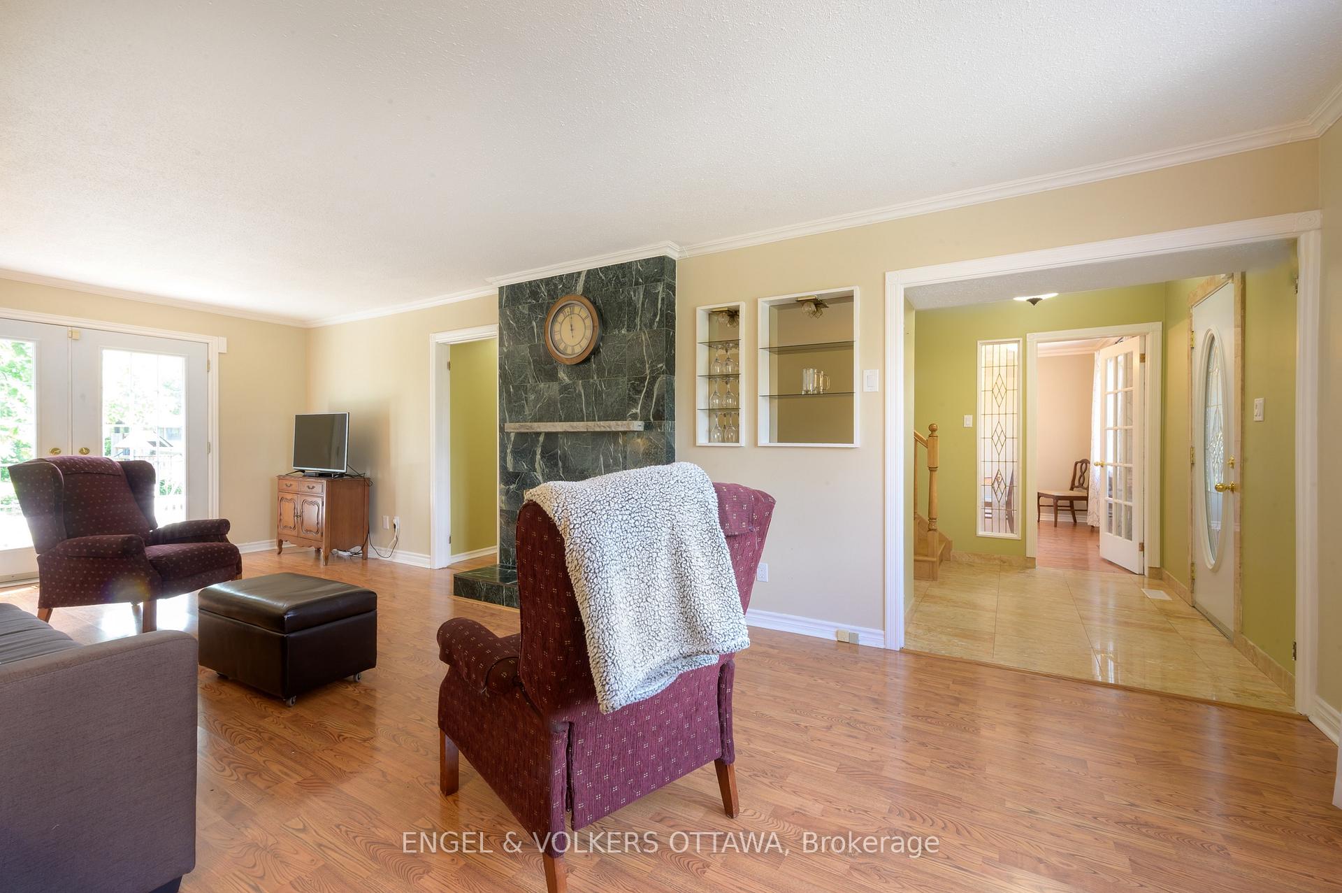 Photo 4 of 6258 Richmond Road, Ottawa, South of Fallowfield Road — HOMEH