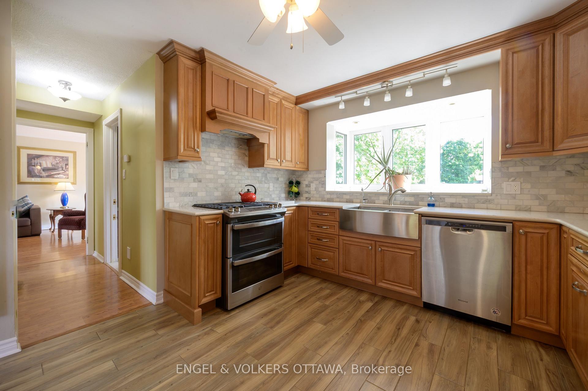 Photo 12 of 6258 Richmond Road, Ottawa, South of Fallowfield Road — HOMEH